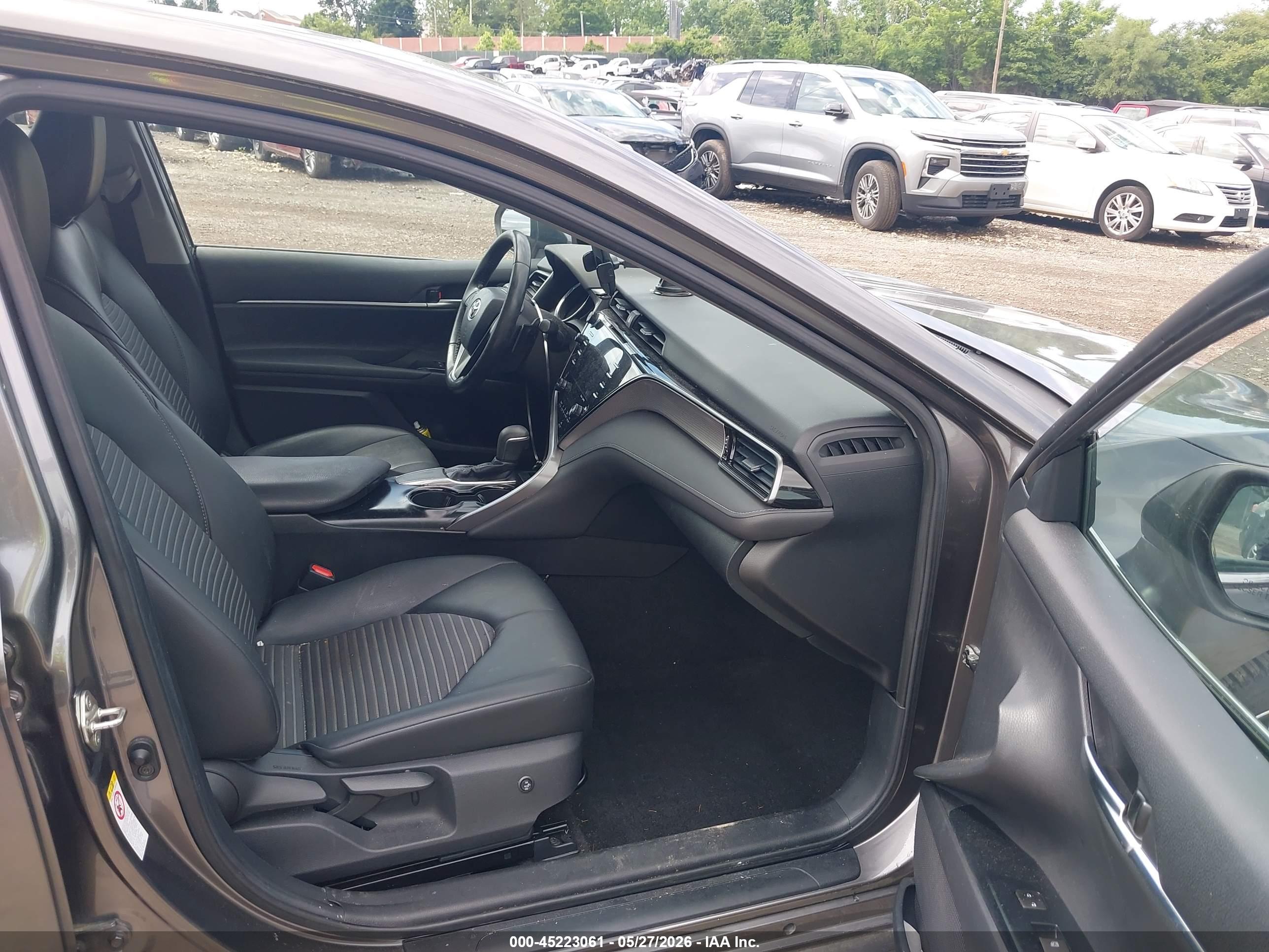 TOYOTA CAMRY image 5