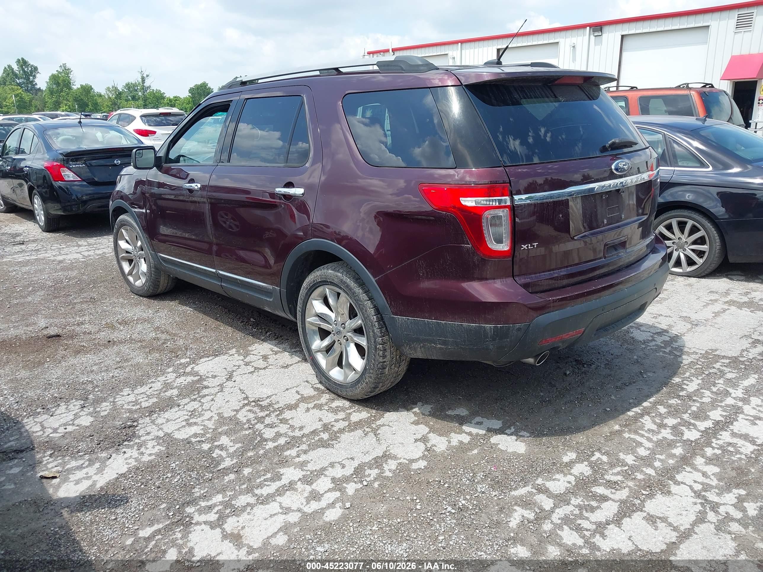FORD EXPLORER image 3