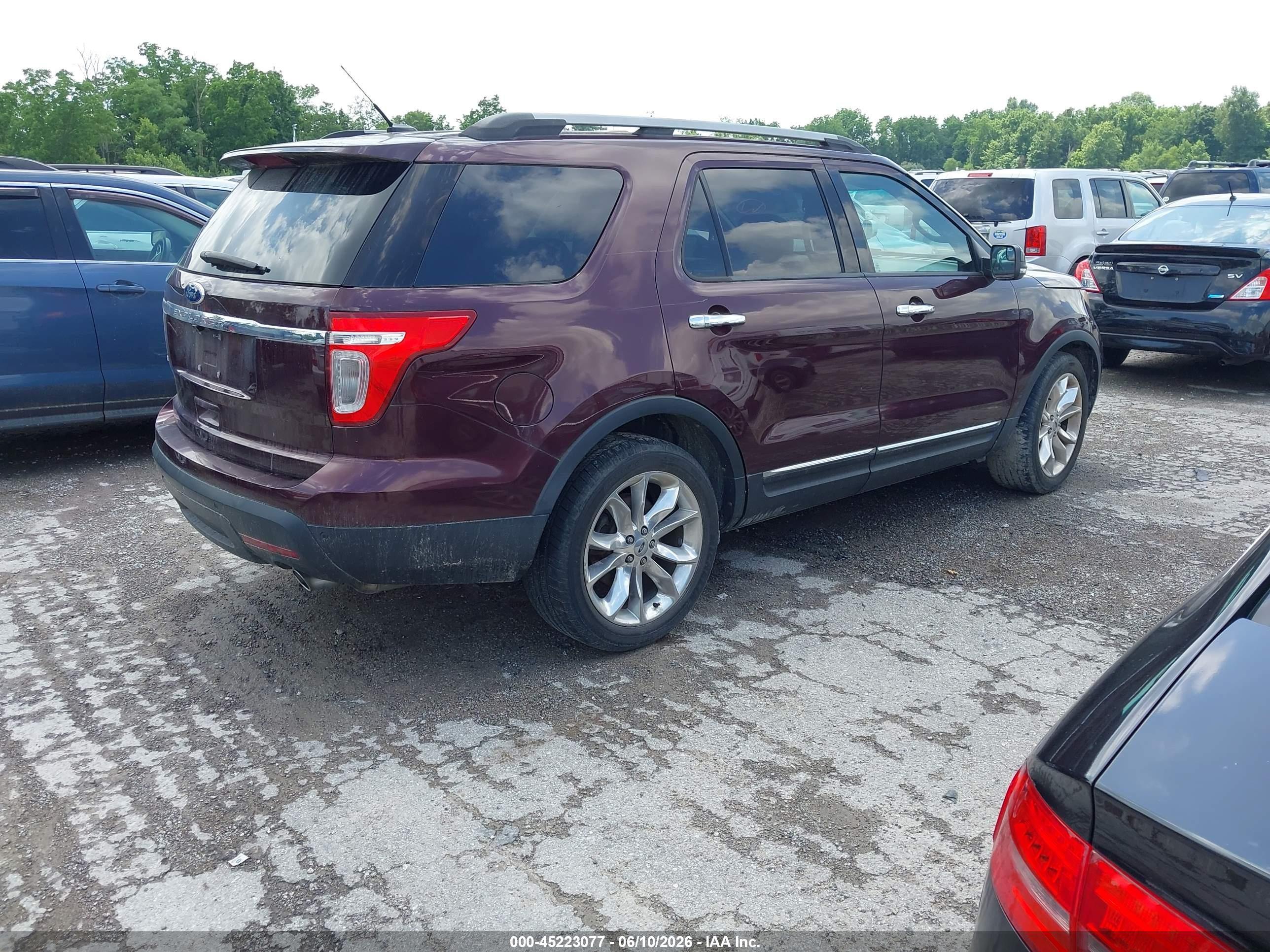 FORD EXPLORER image 4