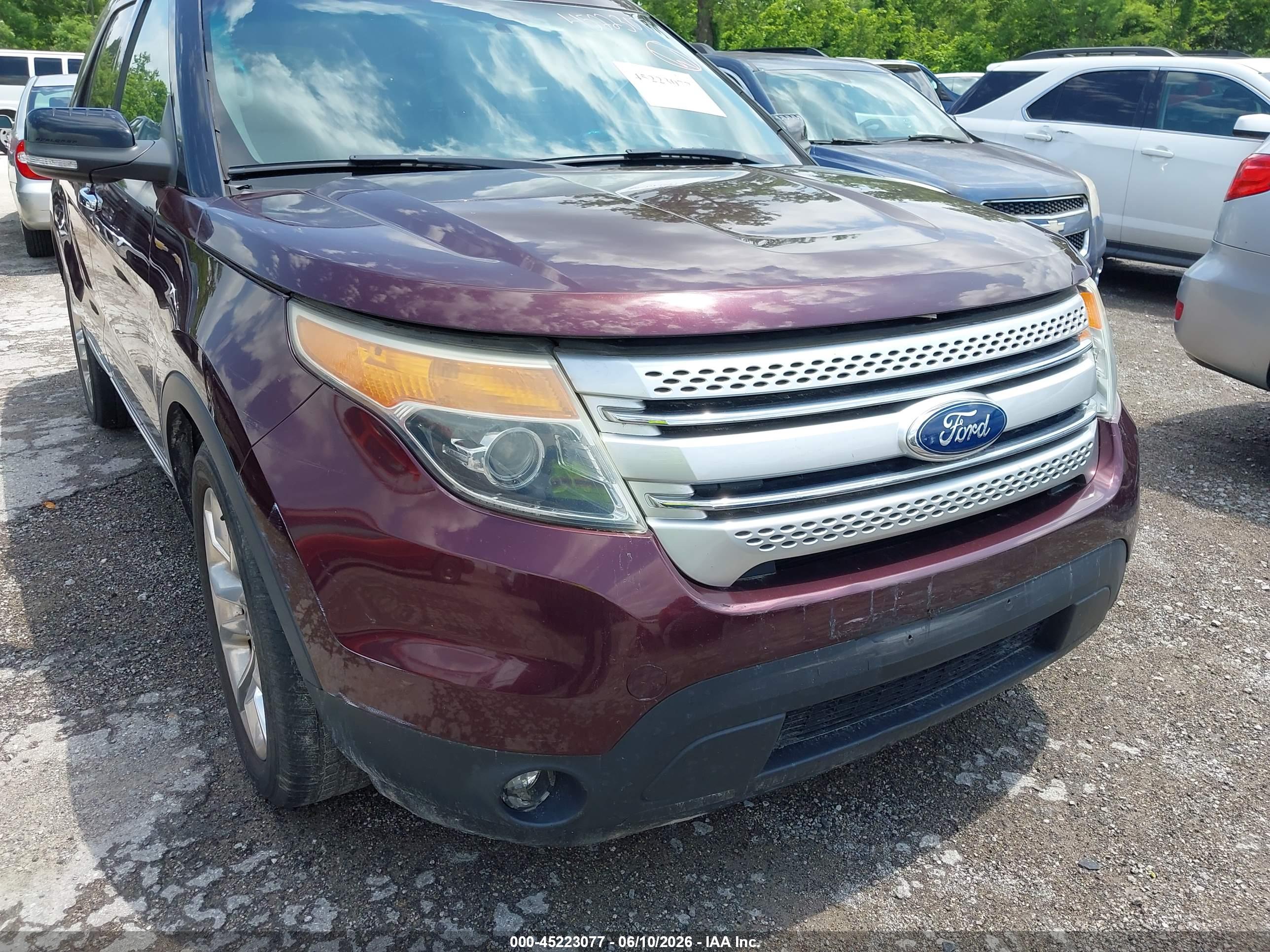 FORD EXPLORER image 6