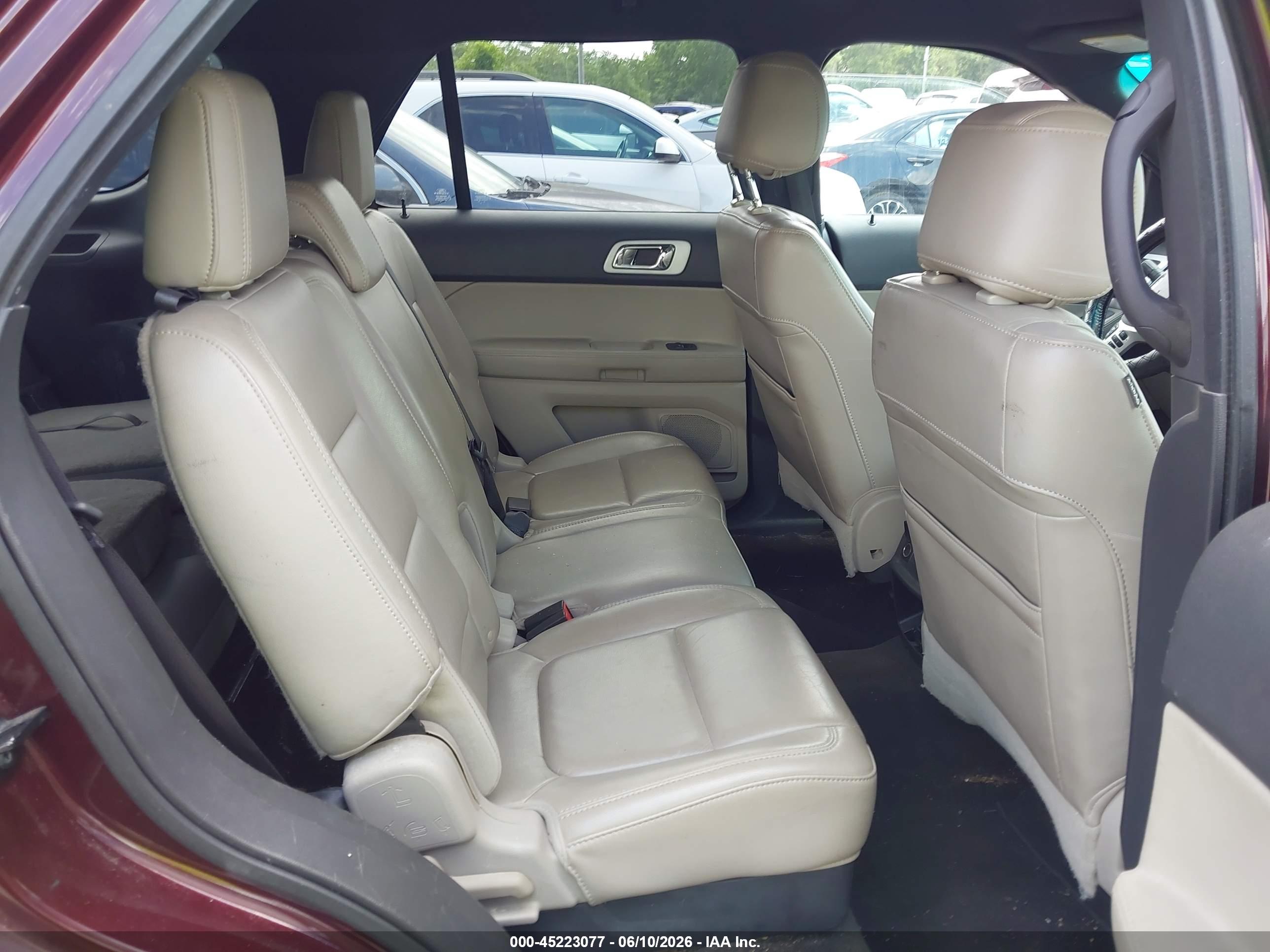 FORD EXPLORER image 8