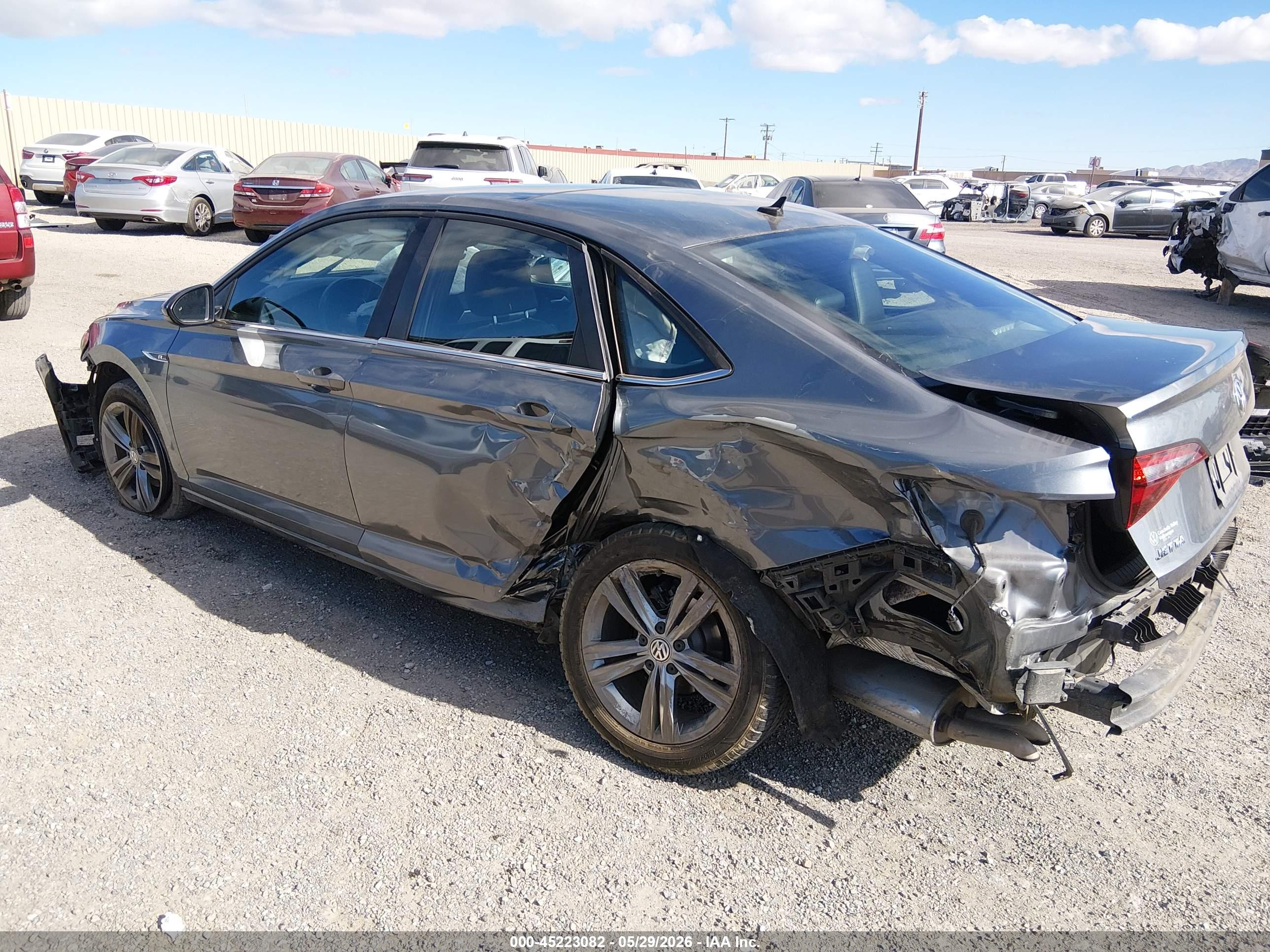 VOLKSWAGEN JETTA image 3