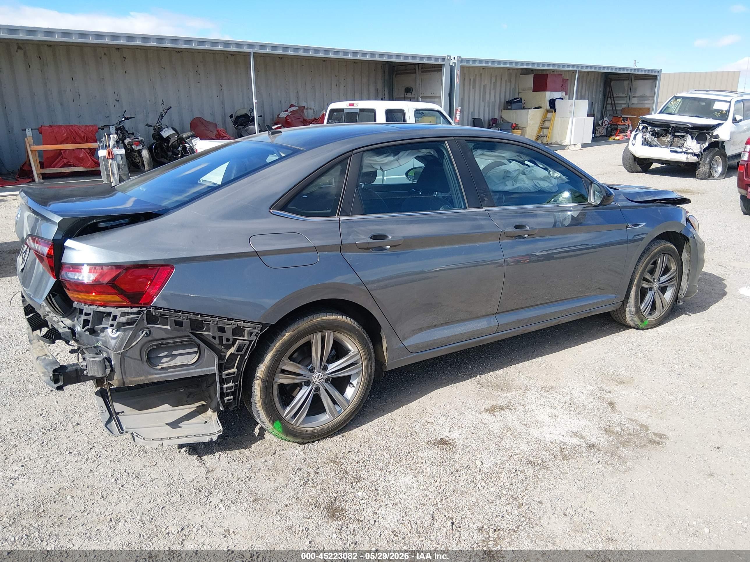 VOLKSWAGEN JETTA image 4