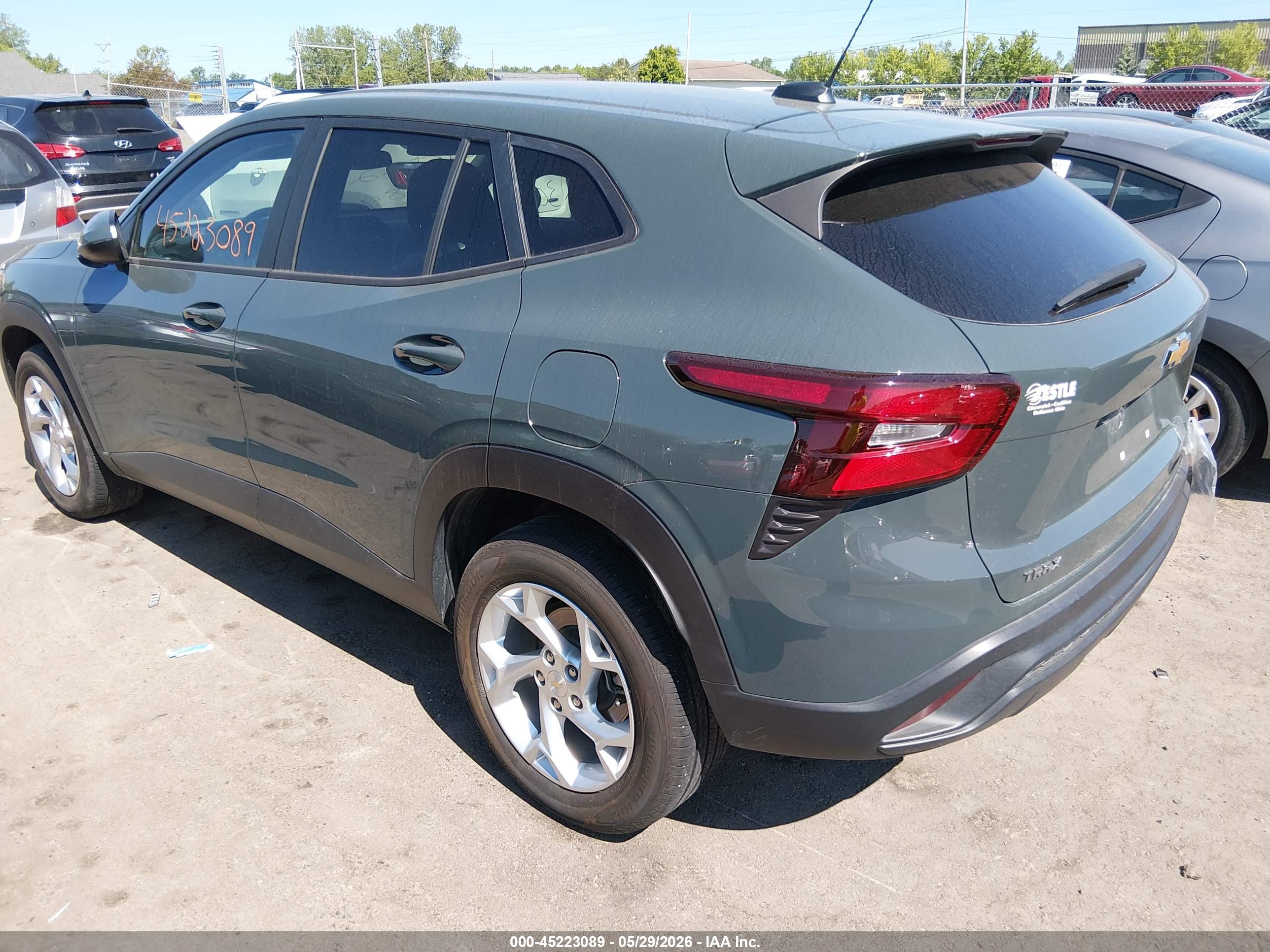 CHEVROLET TRAX image 3