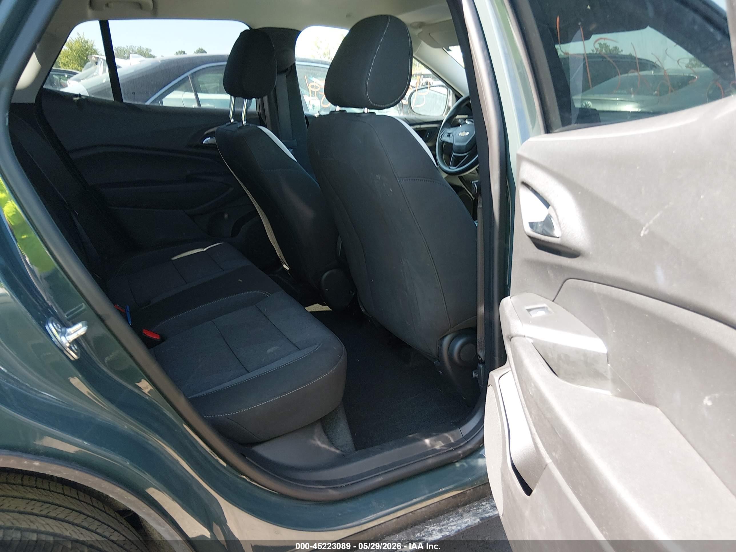 CHEVROLET TRAX image 8