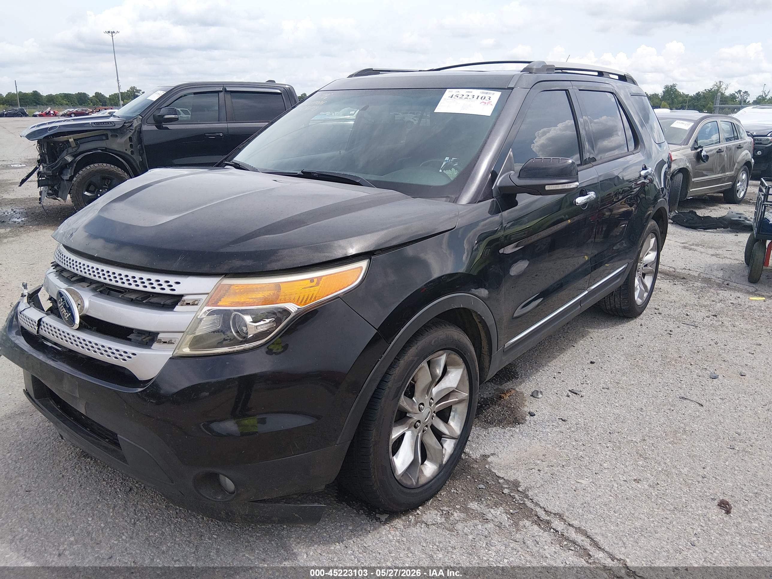 FORD EXPLORER image 2