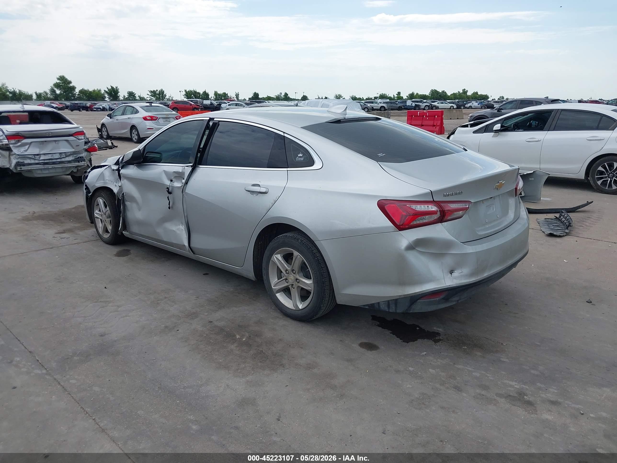 CHEVROLET MALIBU image 3