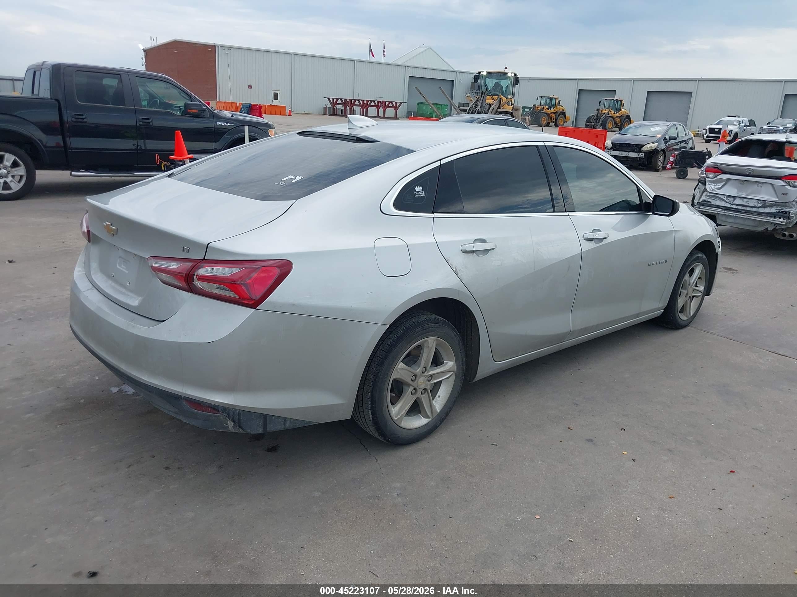 CHEVROLET MALIBU image 4
