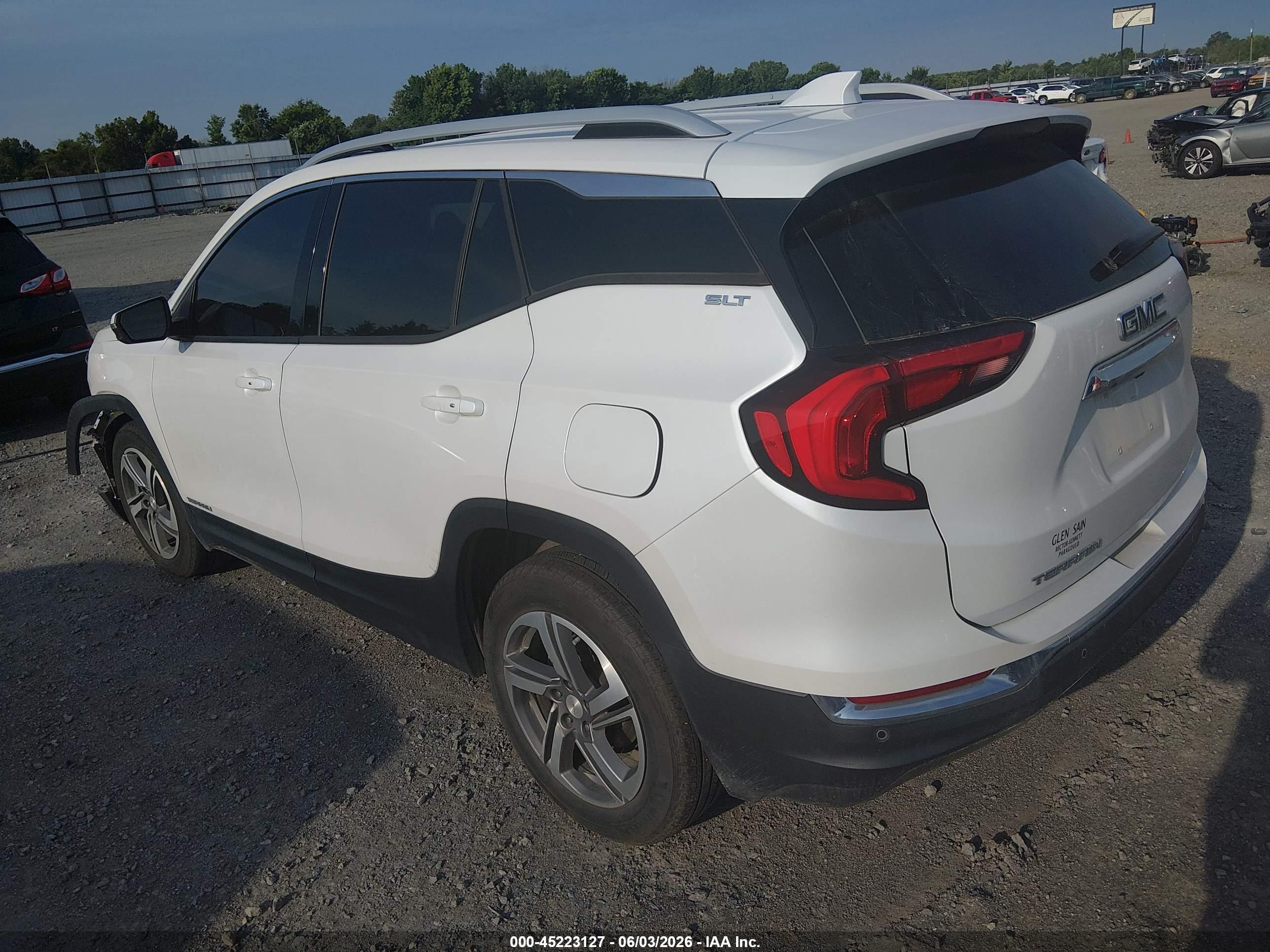 GMC TERRAIN image 3
