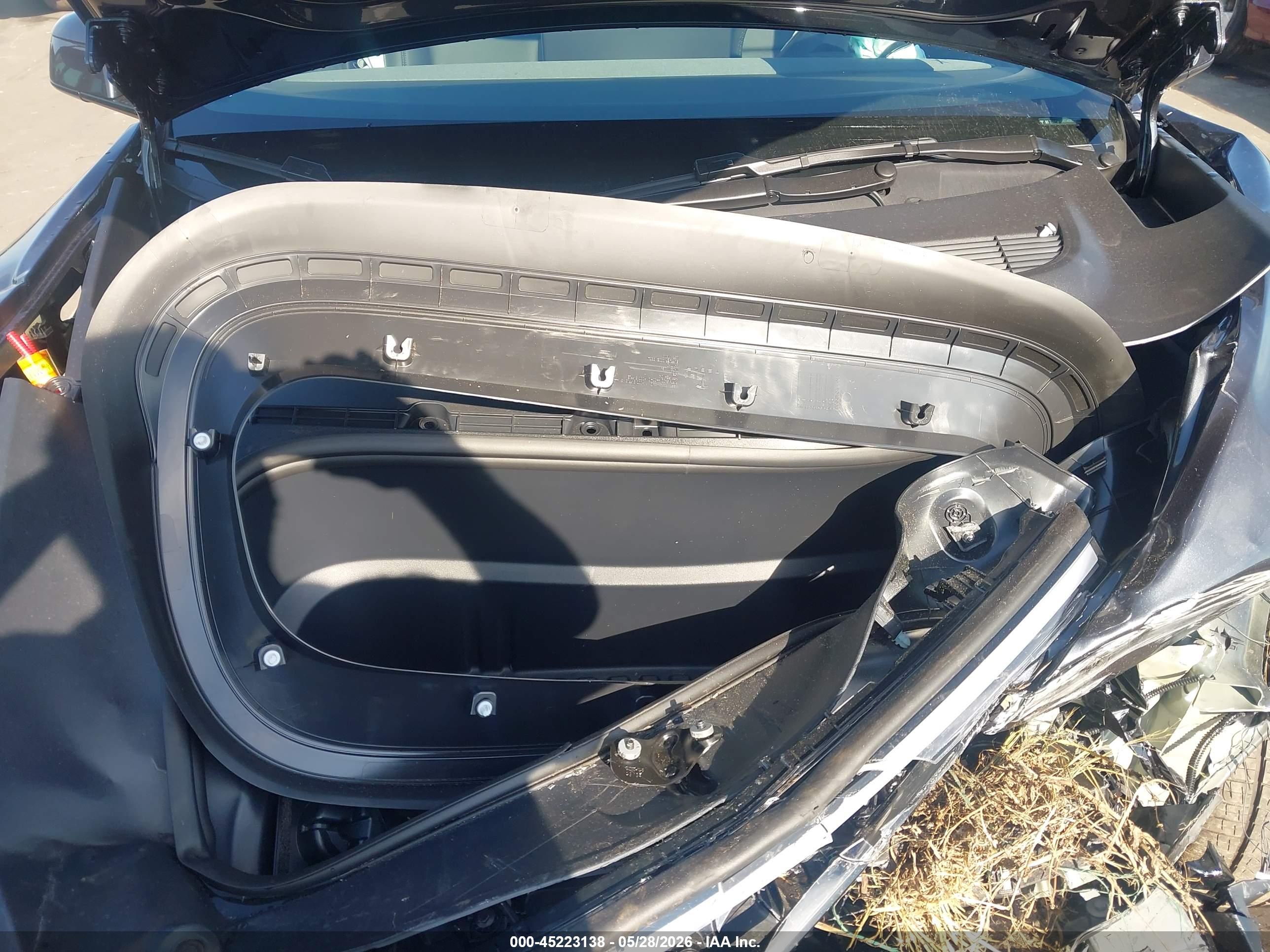TESLA MODEL image 10