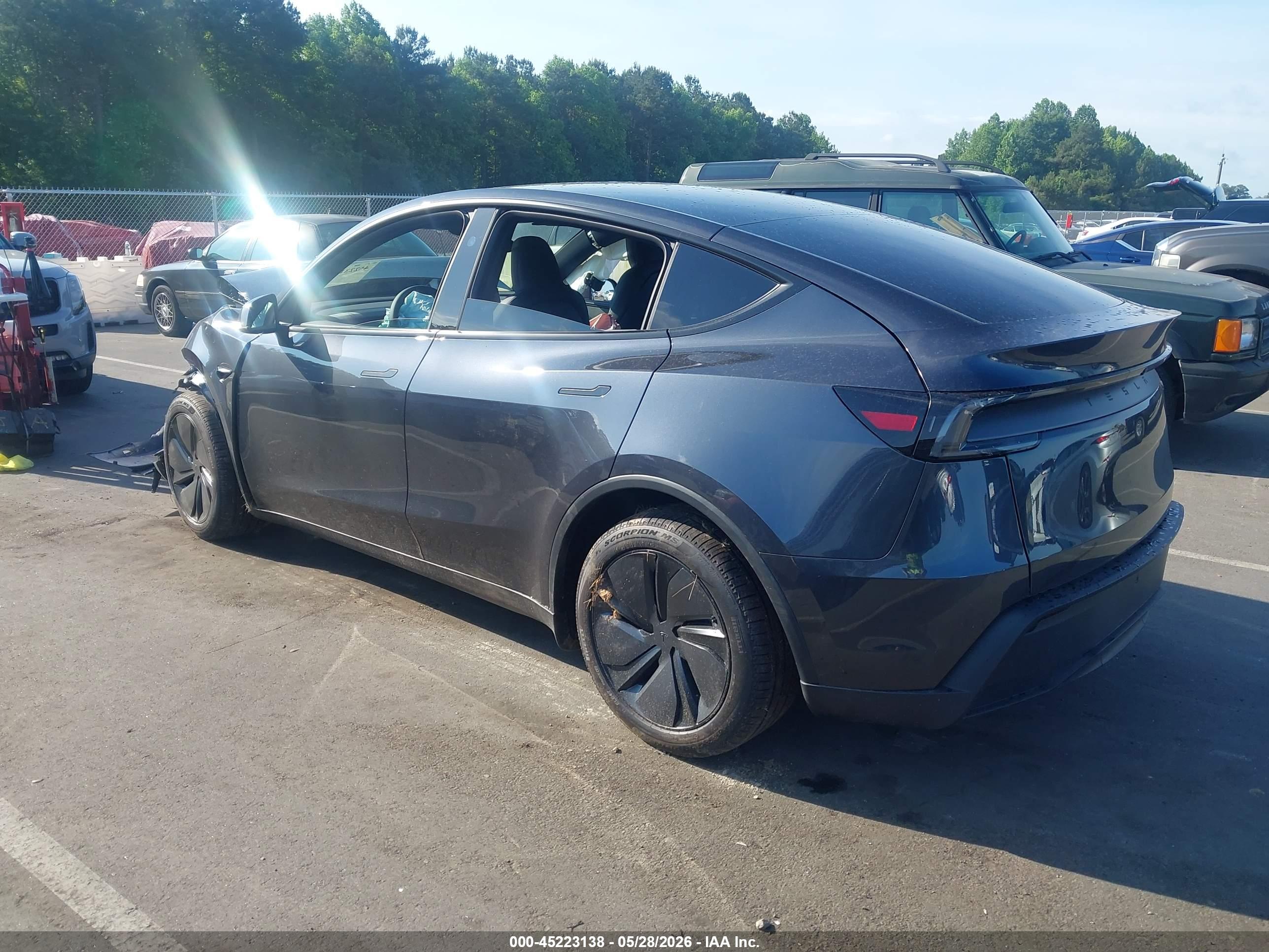 TESLA MODEL image 3