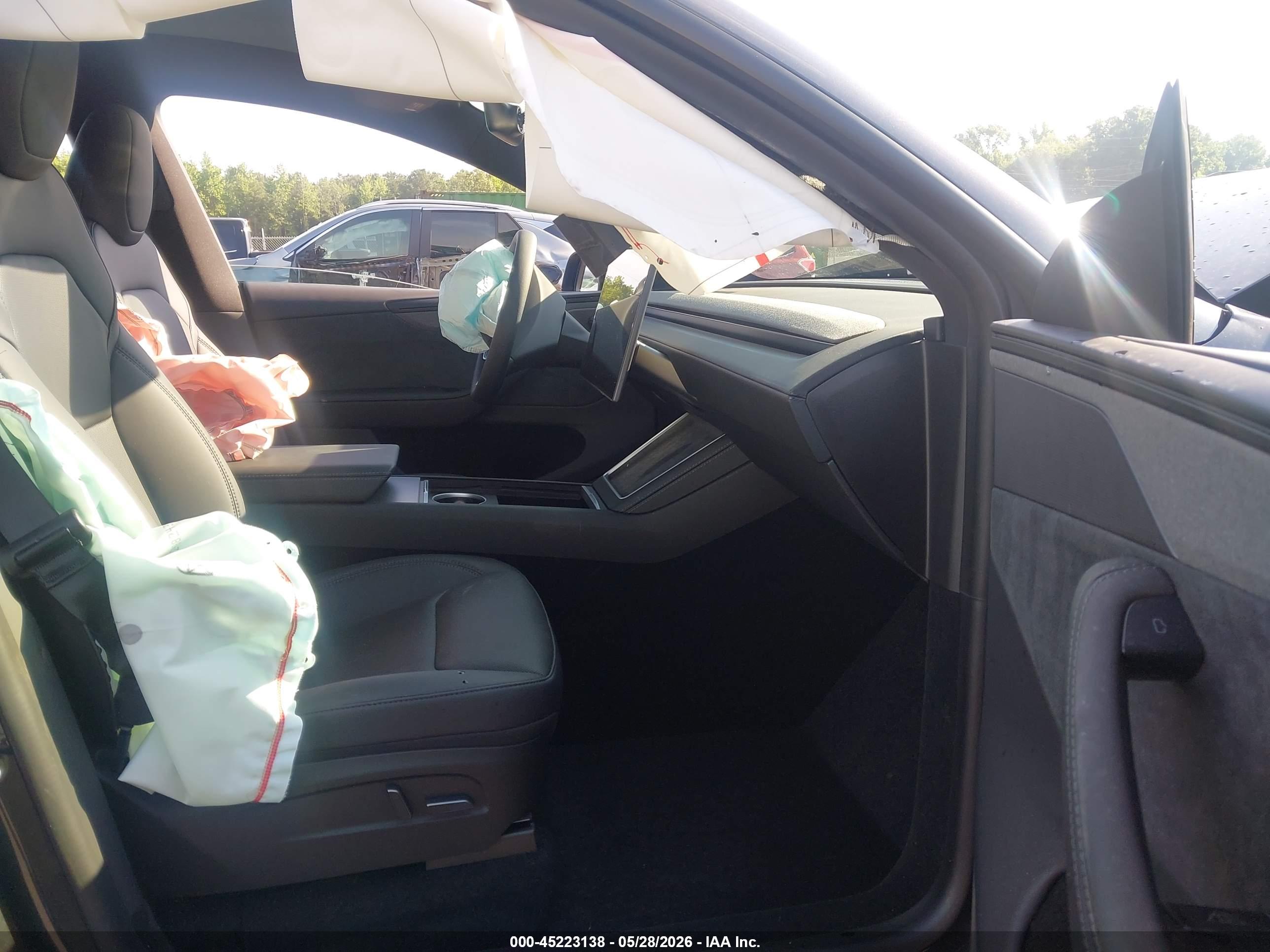 TESLA MODEL image 5