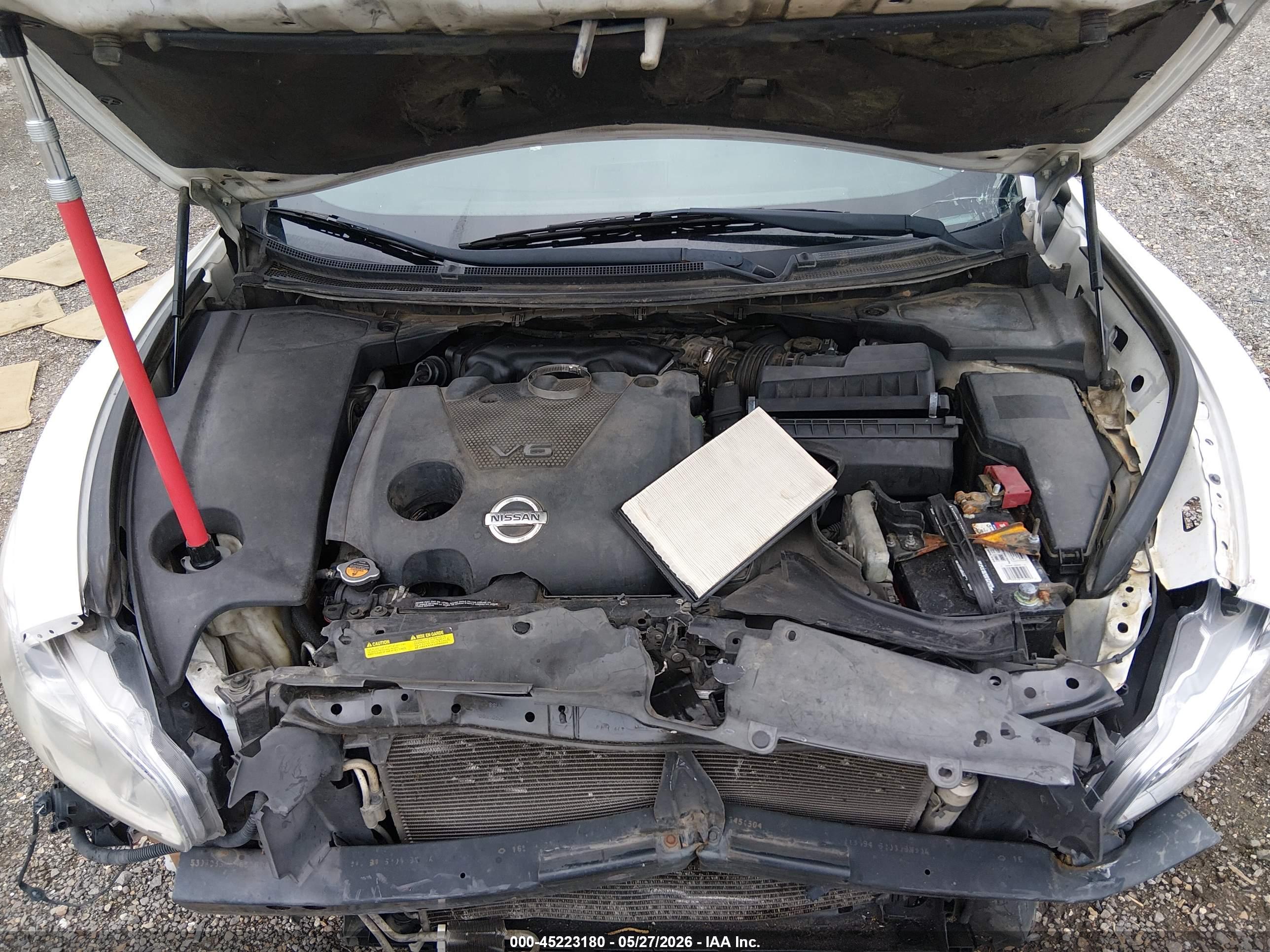 NISSAN MAXIMA image 10
