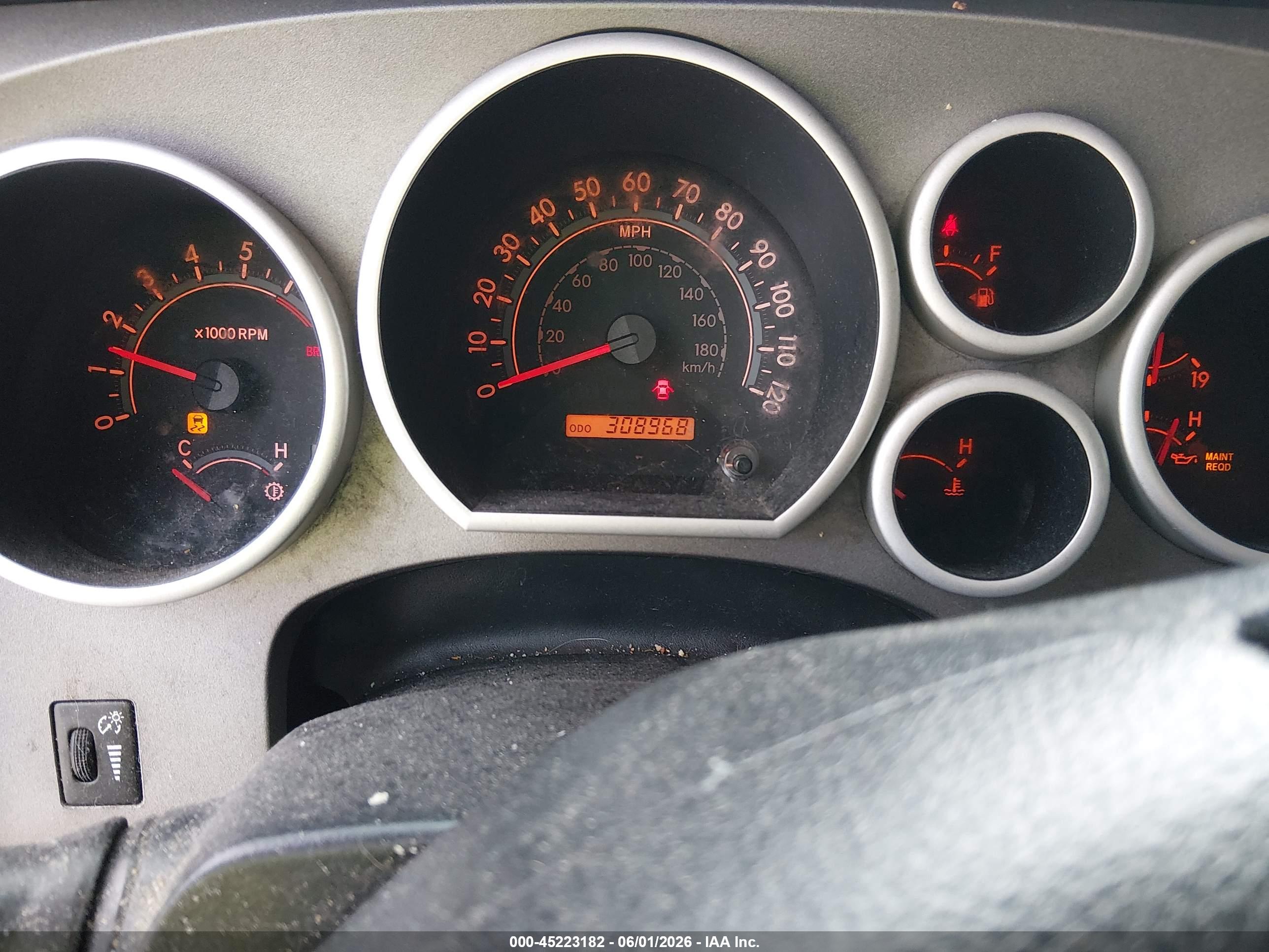 TOYOTA TUNDRA image 7