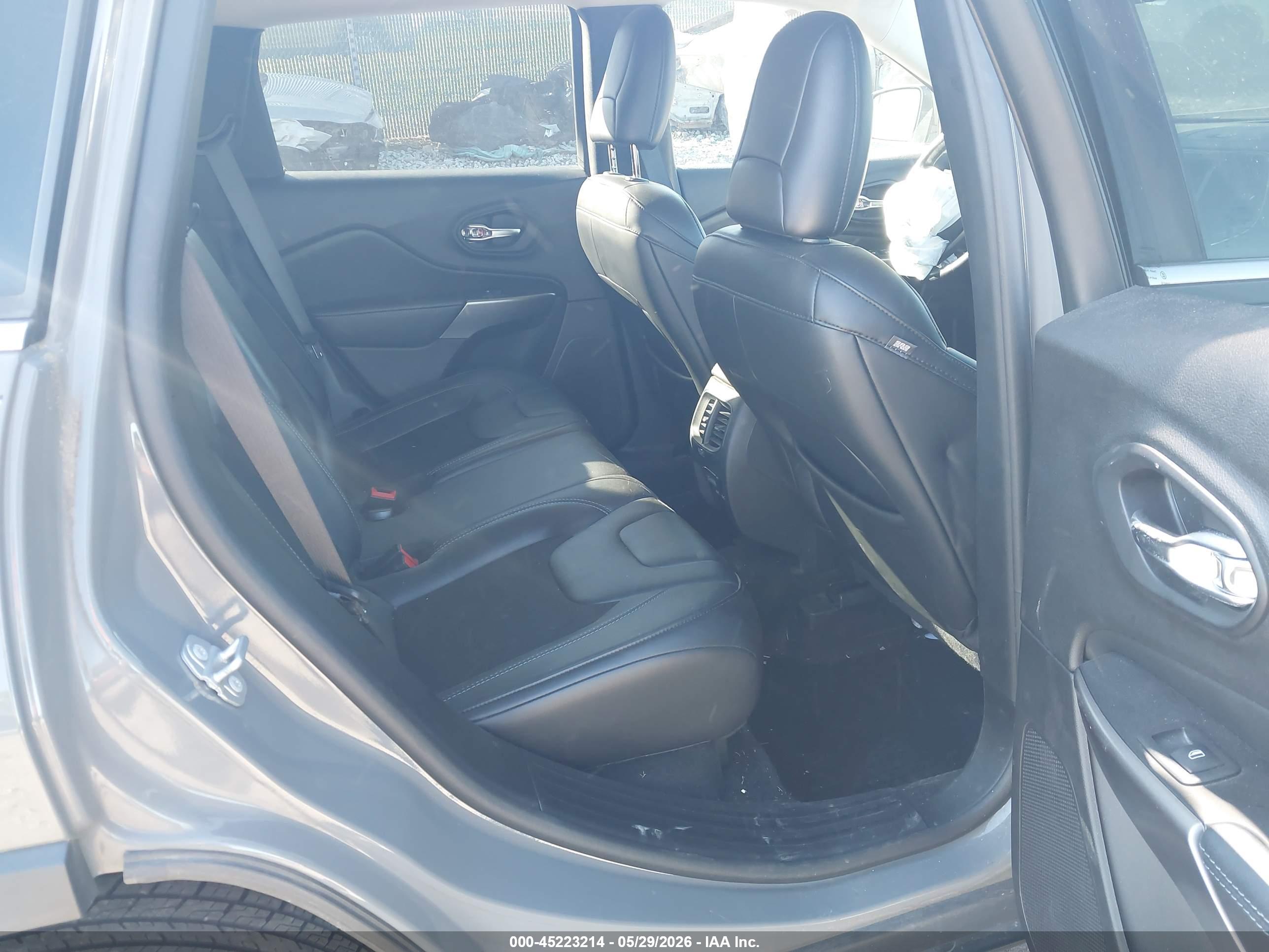 JEEP CHEROKEE image 8