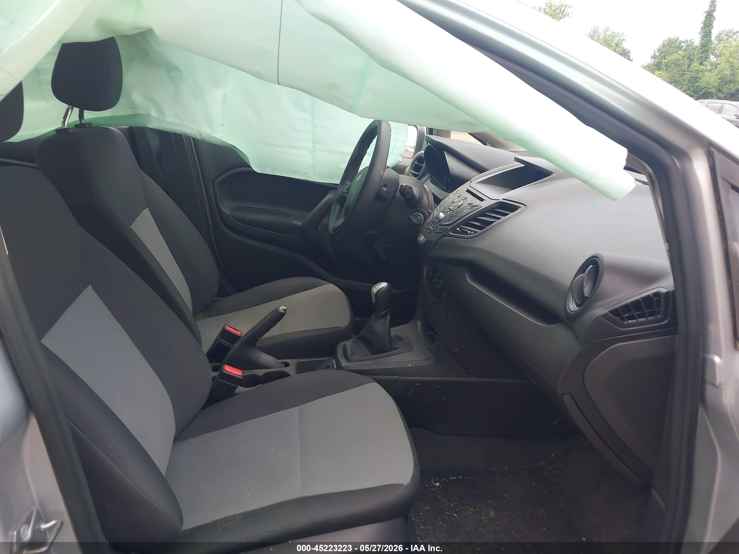 FORD FIESTA image 5