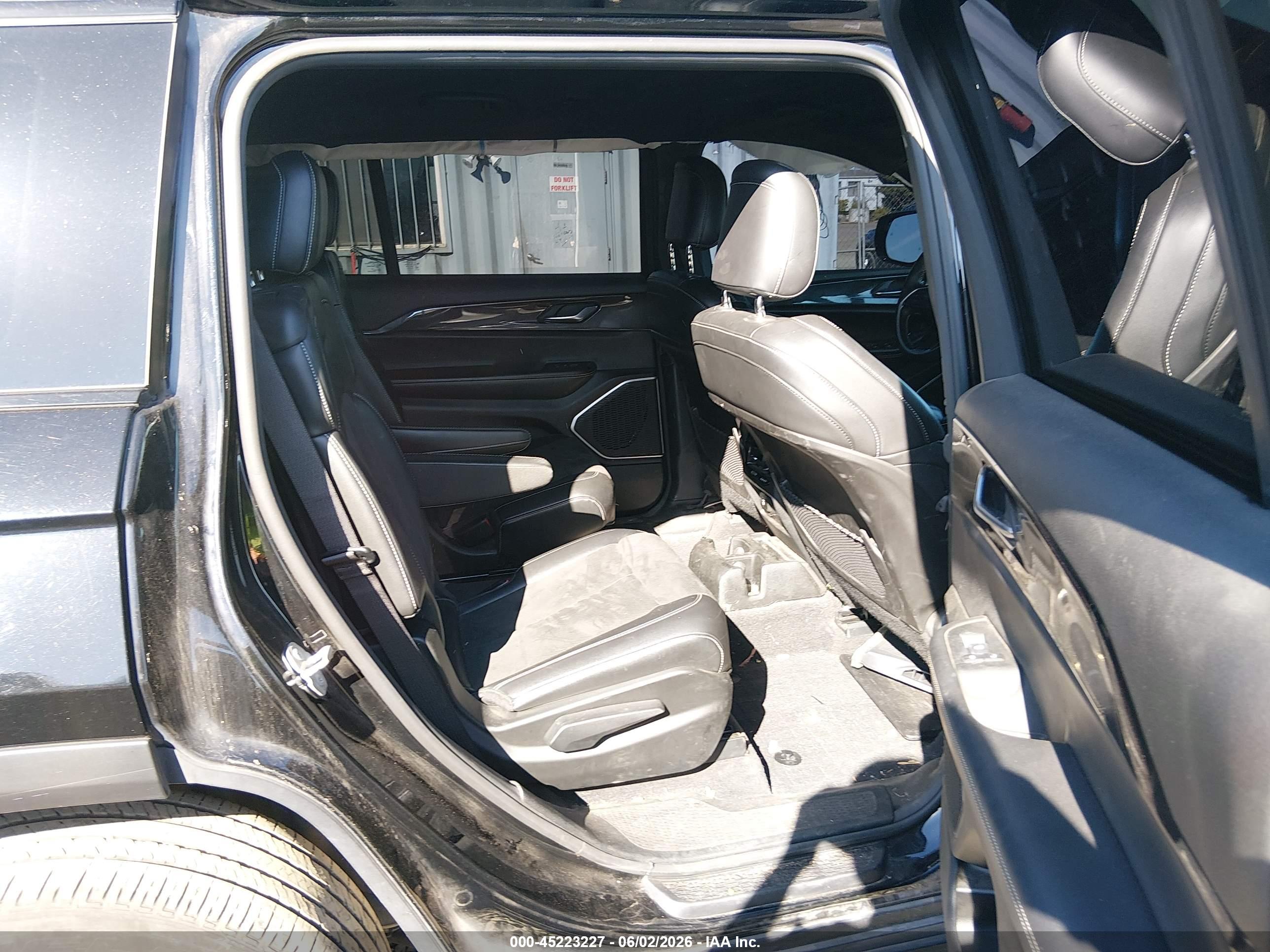 JEEP GRAND image 8