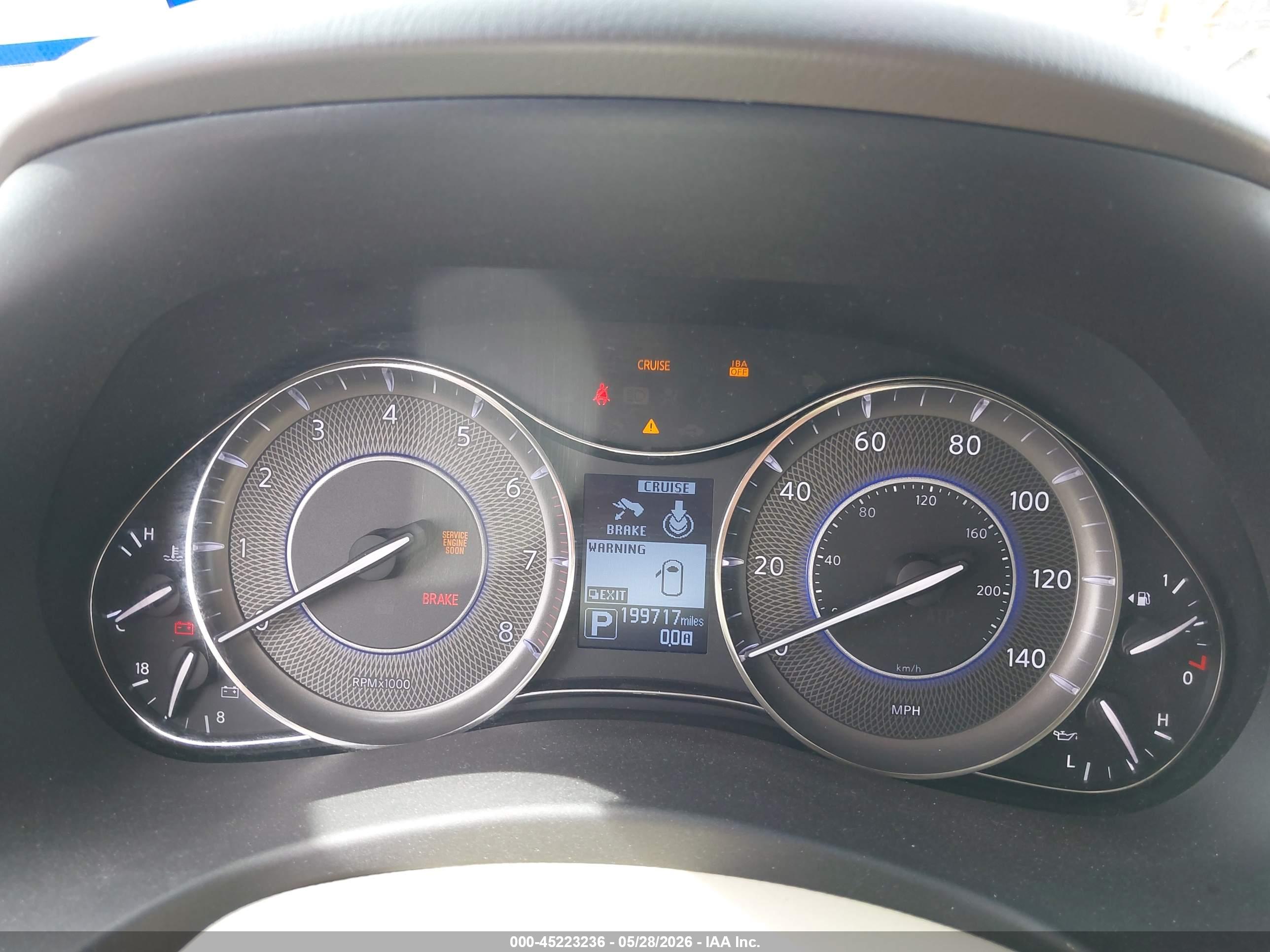 INFINITI QX56 image 7