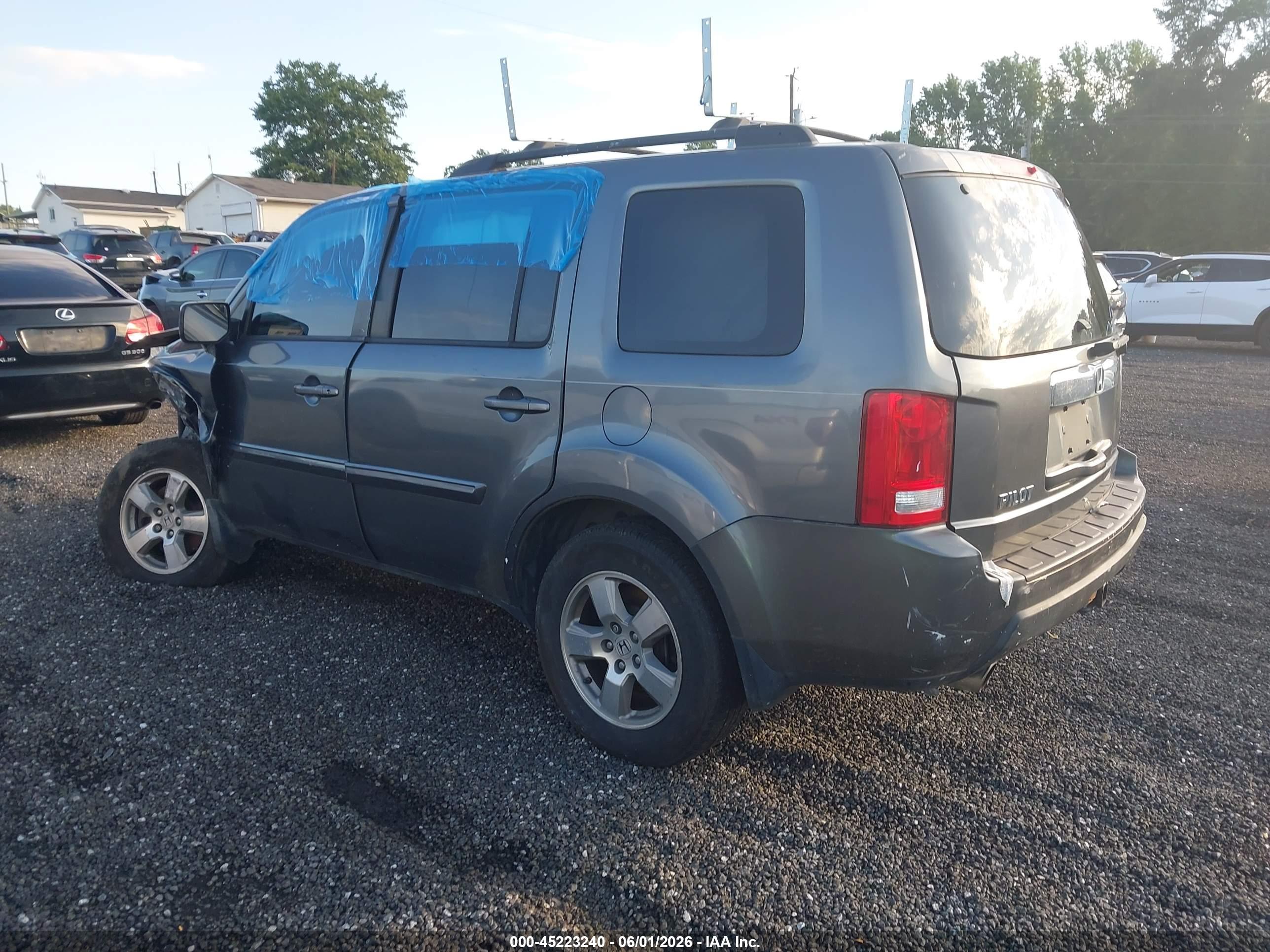 HONDA PILOT image 3
