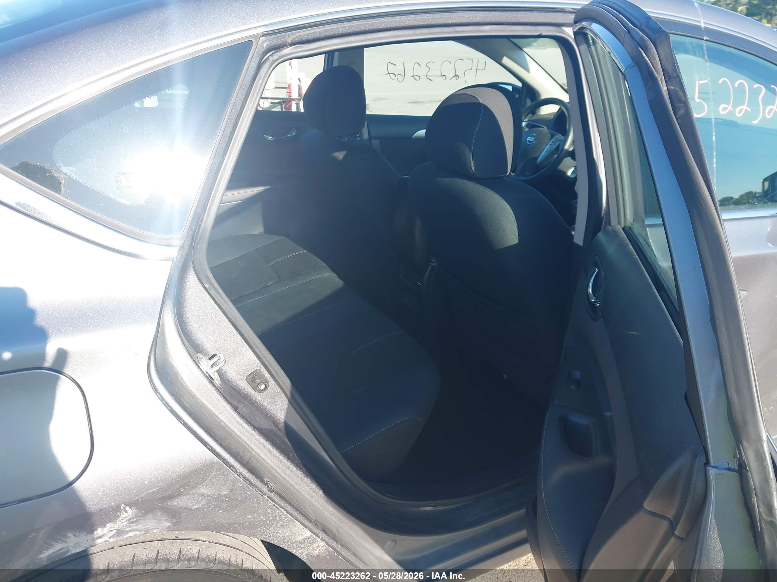 NISSAN SENTRA image 8