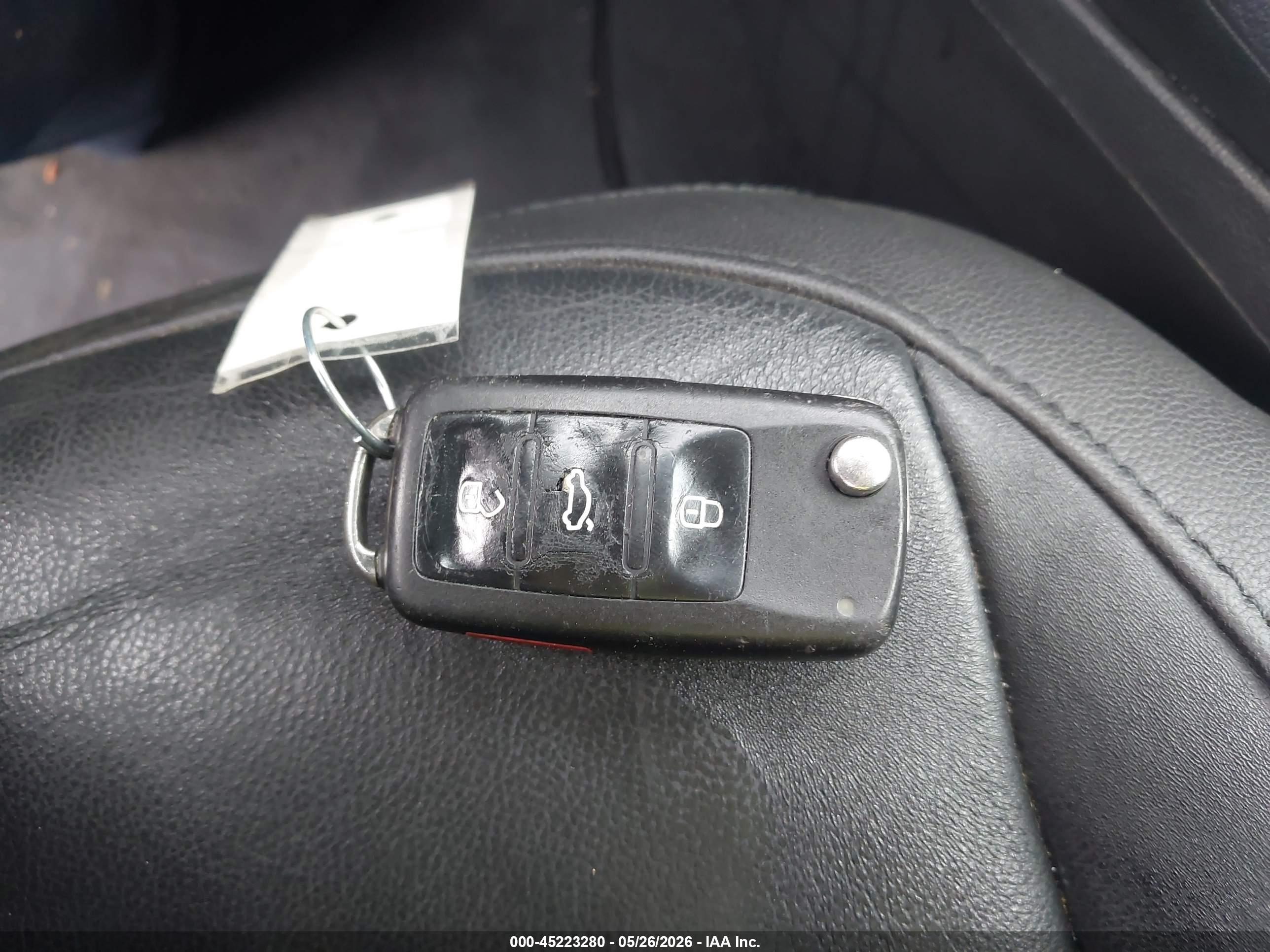 VOLKSWAGEN BEETLE image 11