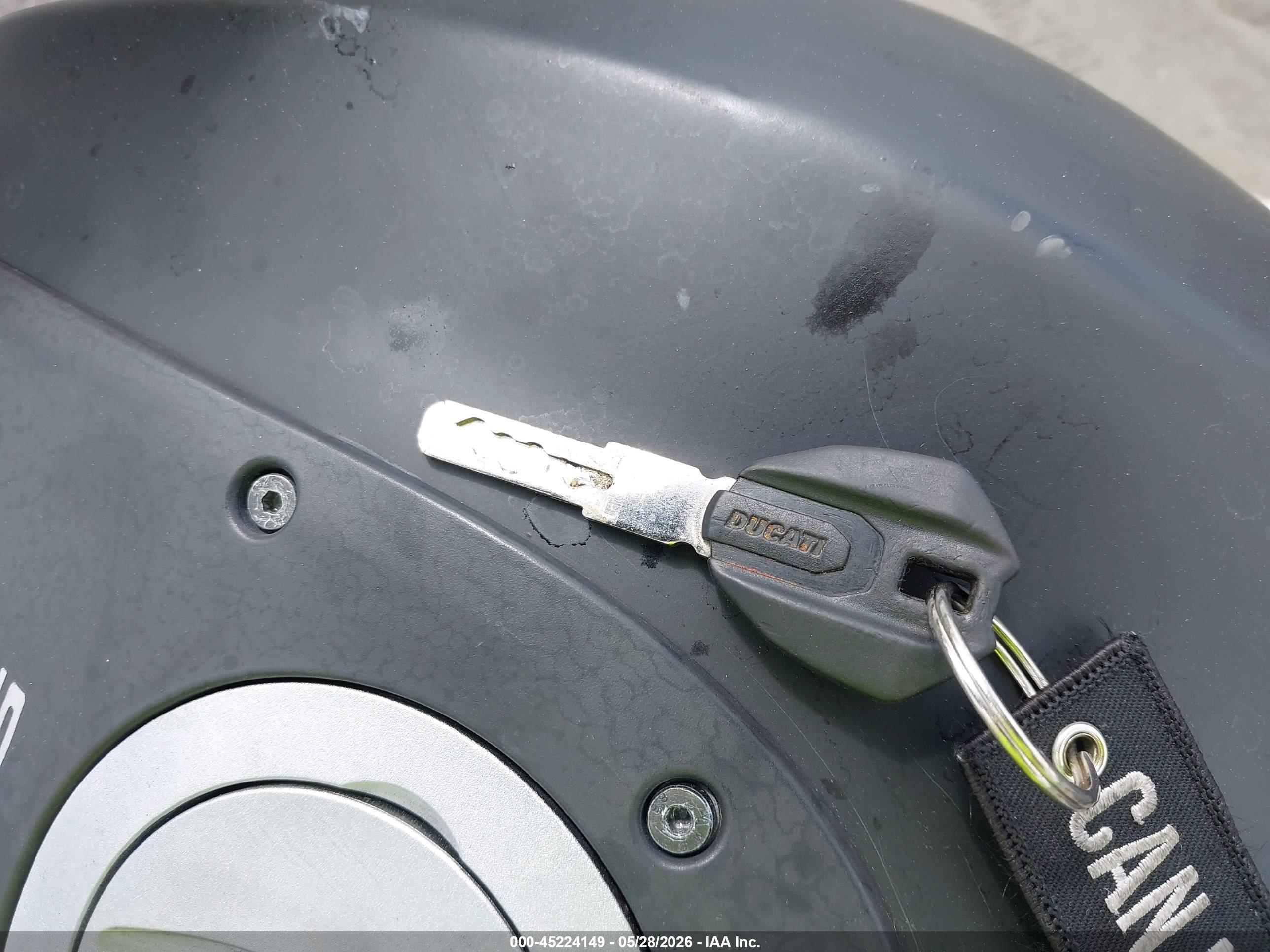 DUCATI MONSTER image 11