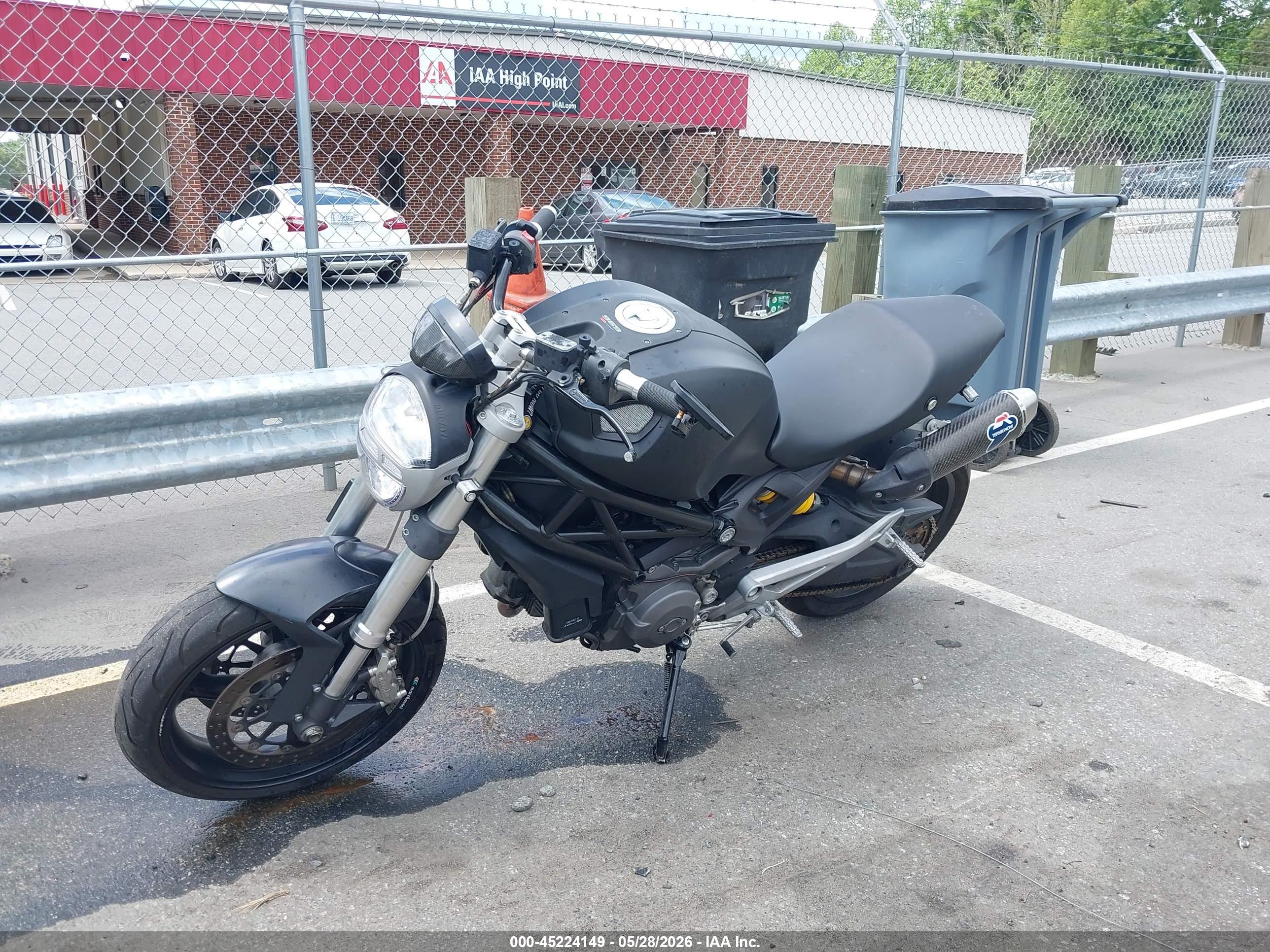 DUCATI MONSTER image 2