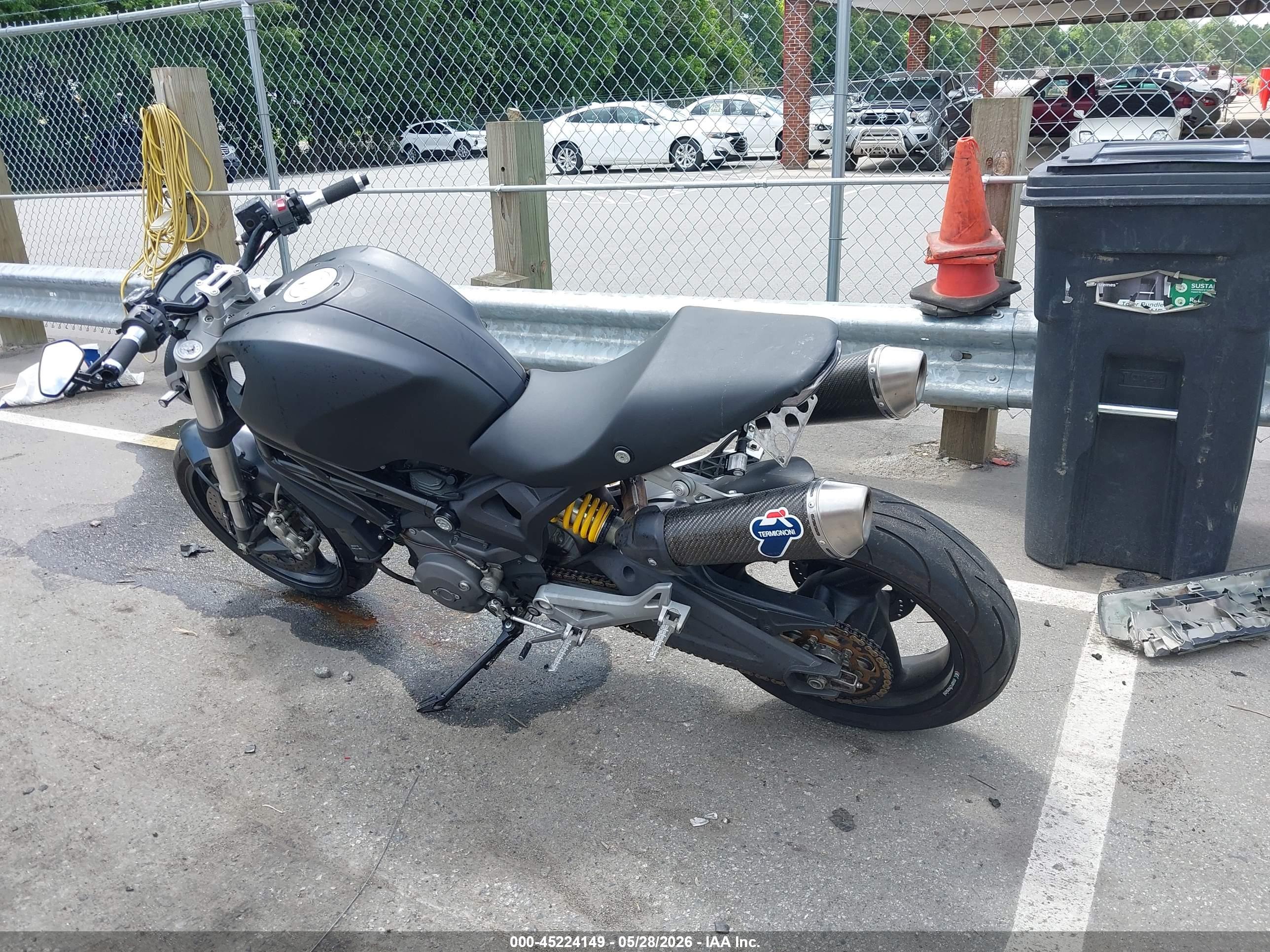 DUCATI MONSTER image 3