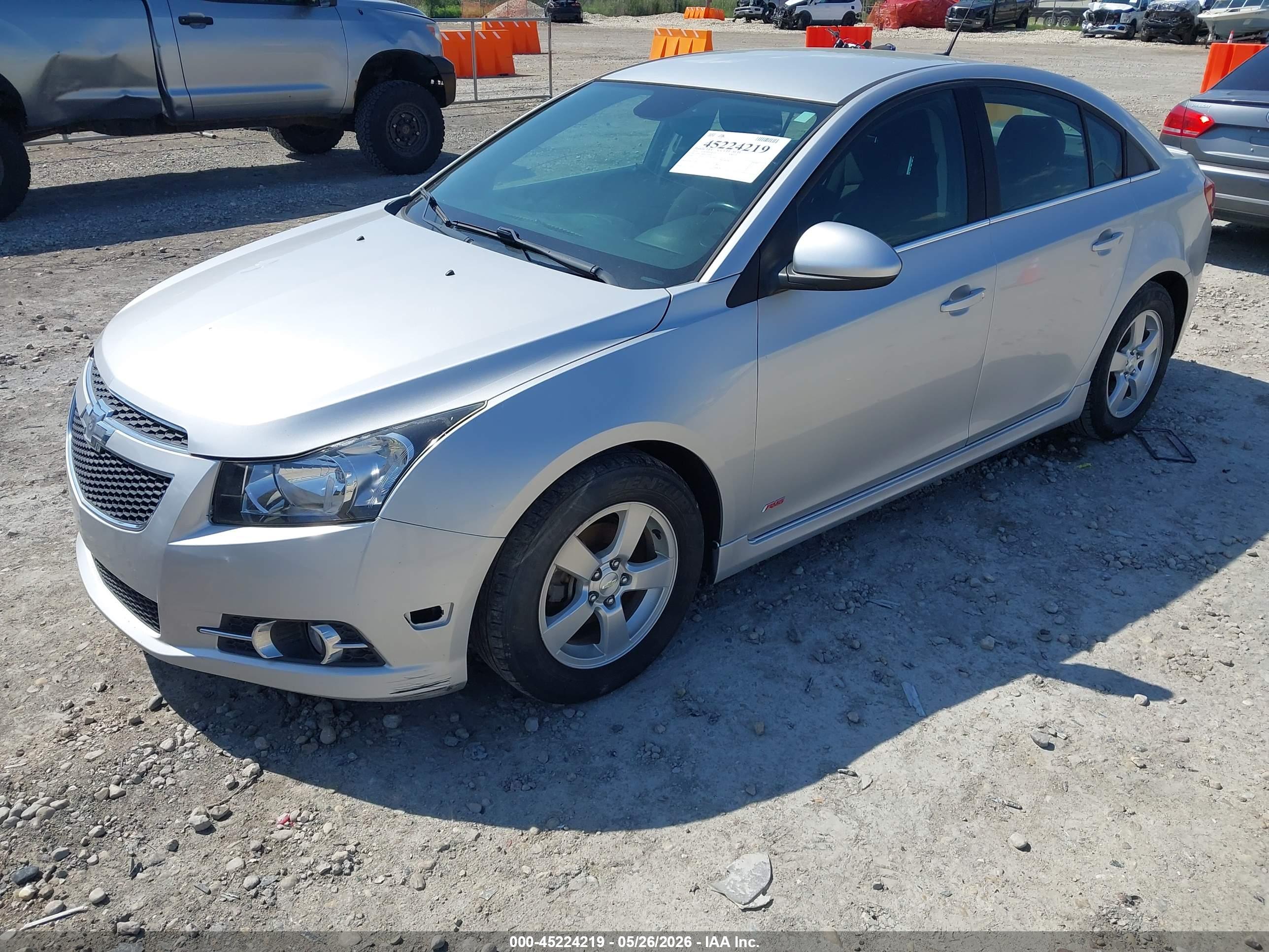 CHEVROLET CRUZE image 2
