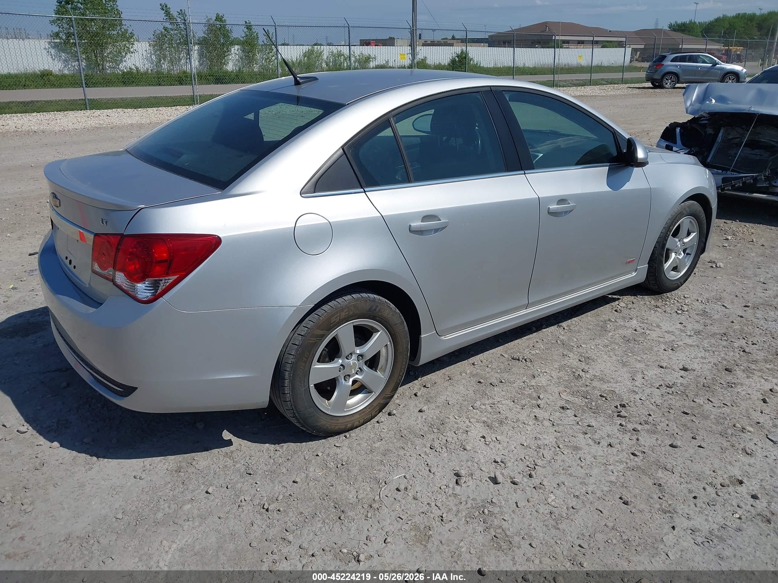 CHEVROLET CRUZE image 4