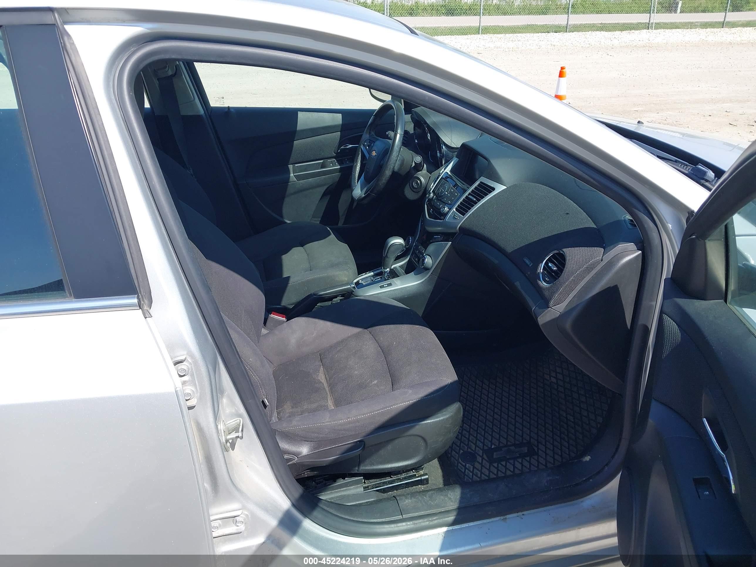CHEVROLET CRUZE image 5