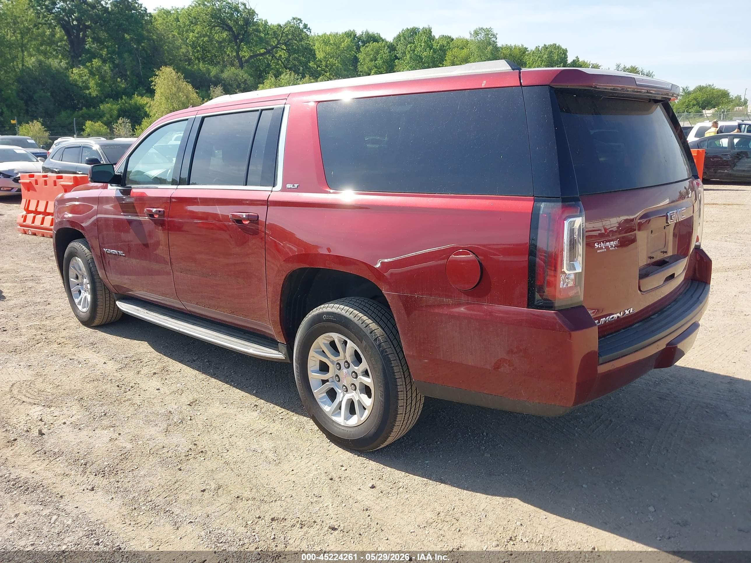 GMC YUKON image 3