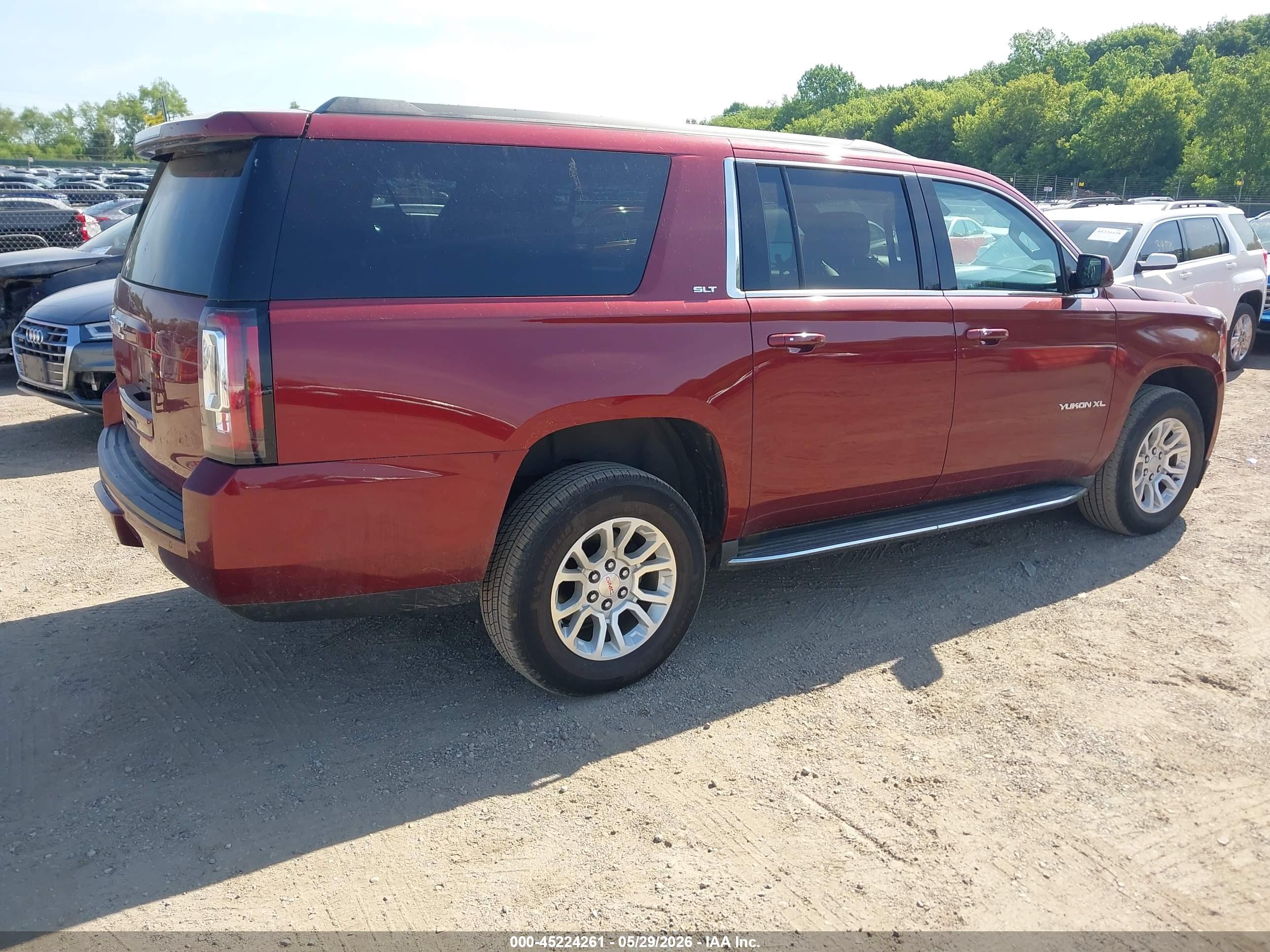 GMC YUKON image 4