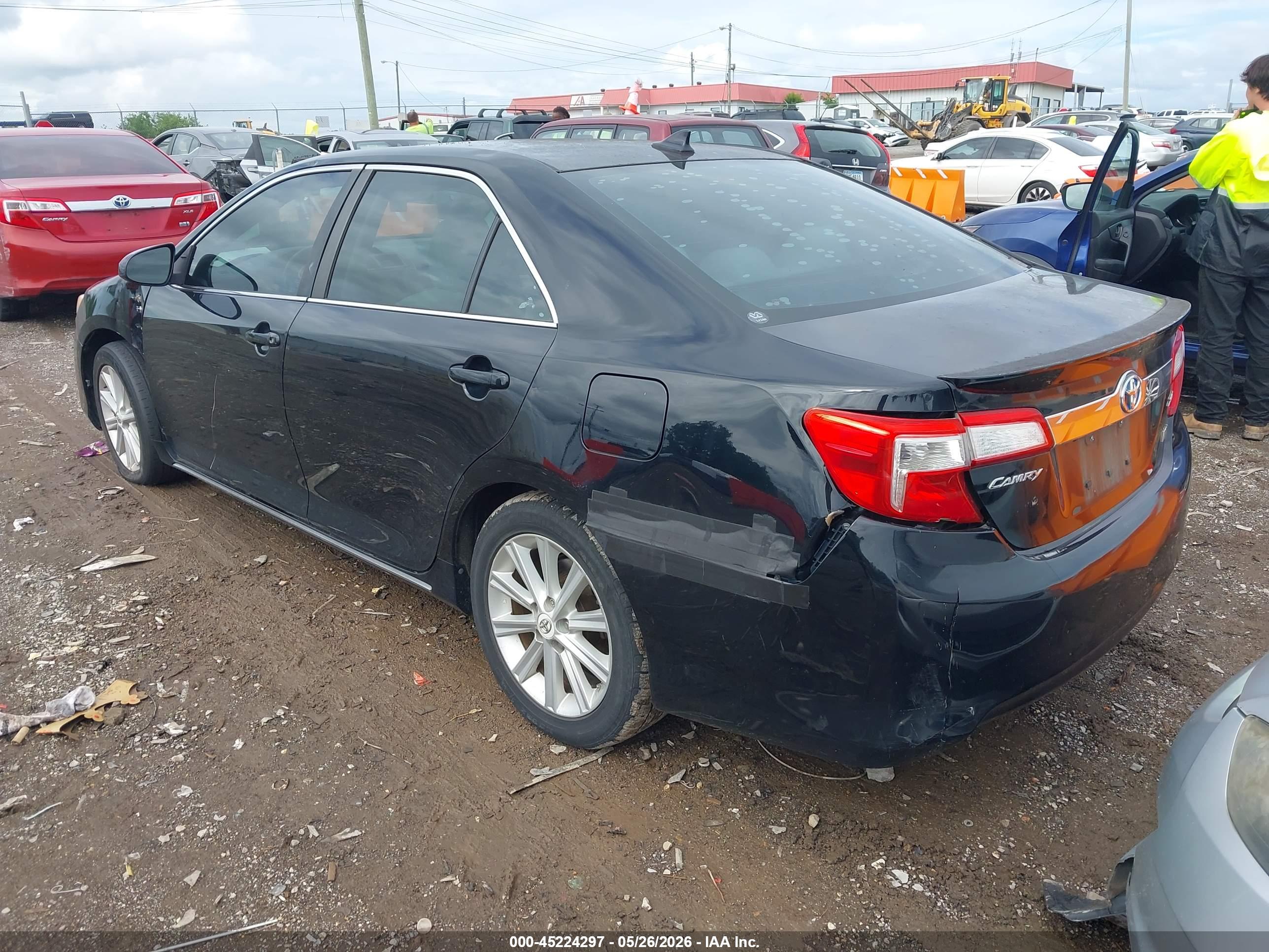 TOYOTA CAMRY image 3