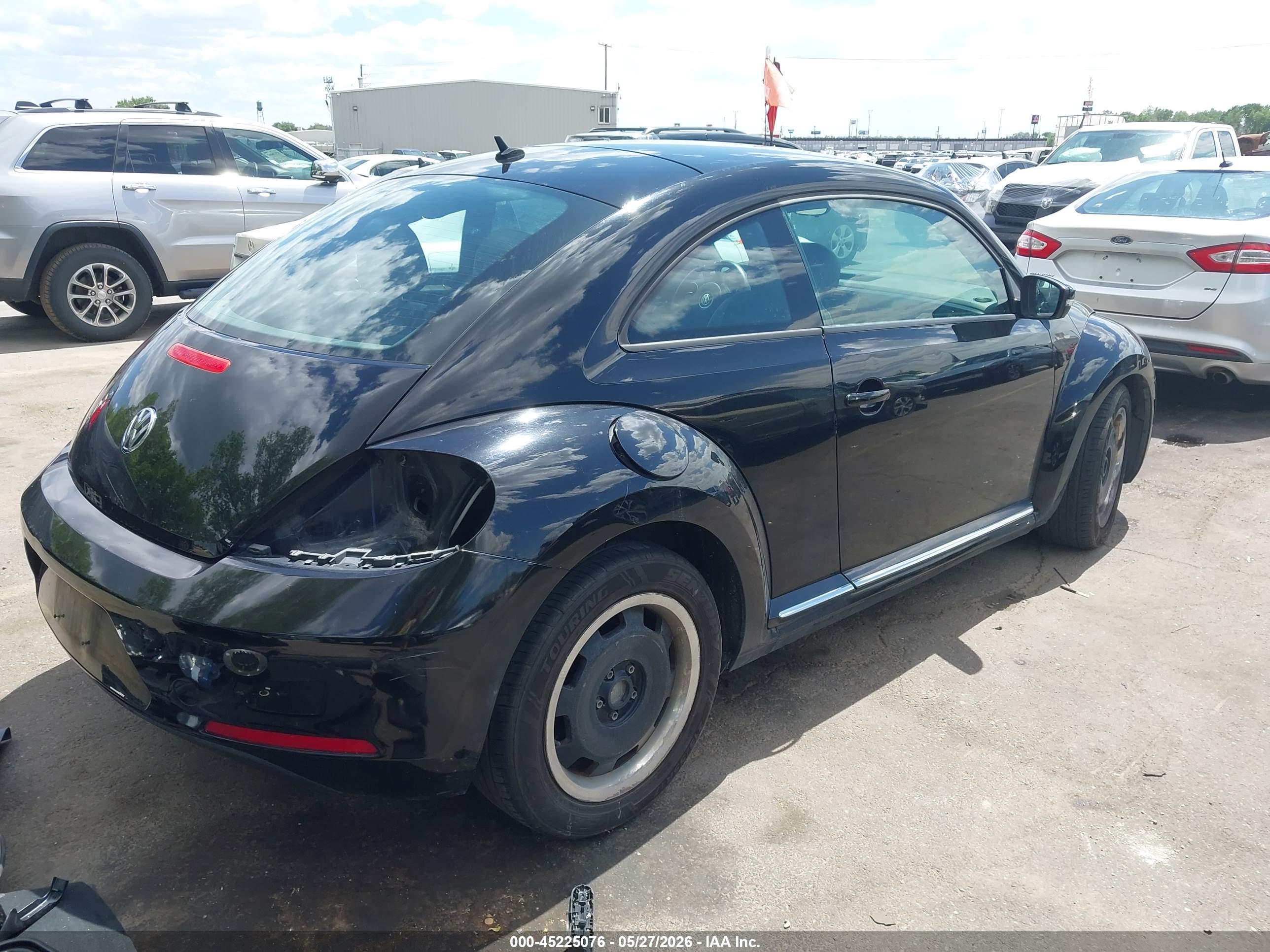 VOLKSWAGEN BEETLE image 4