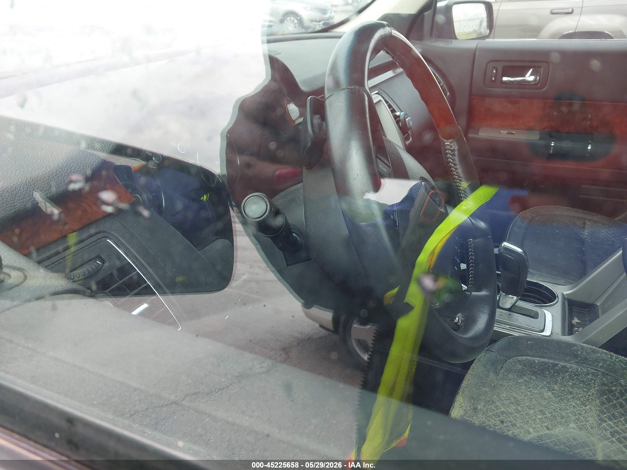 FORD FLEX image 7