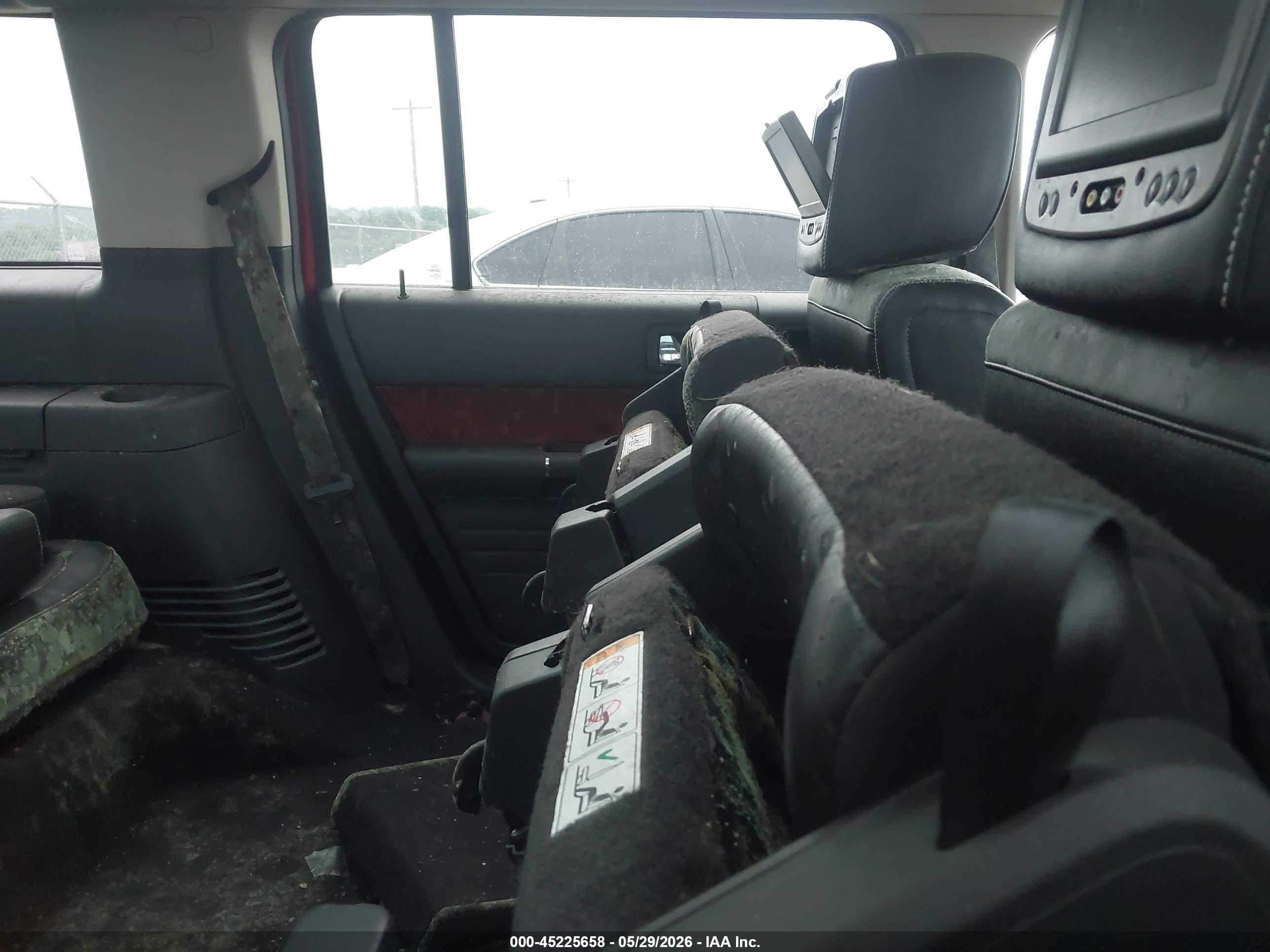 FORD FLEX image 8