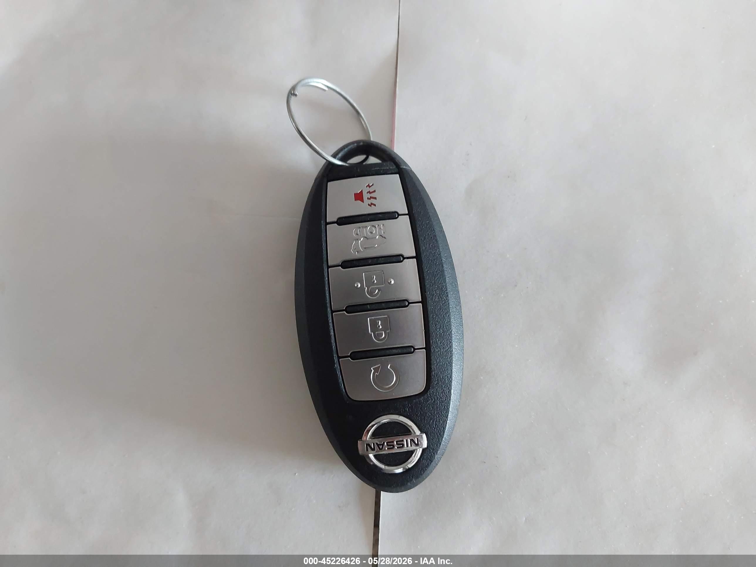NISSAN ROGUE image 11