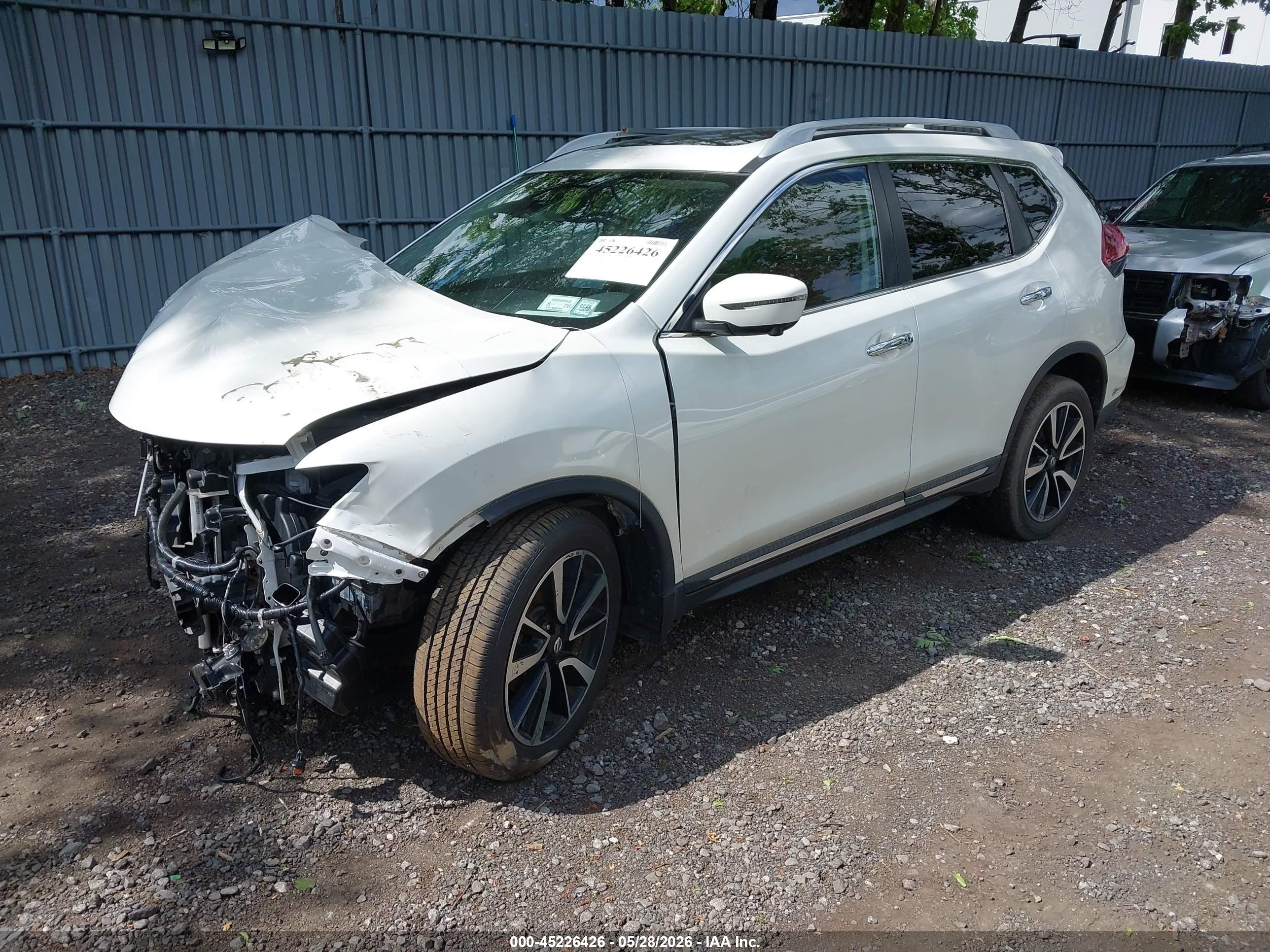 NISSAN ROGUE image 2