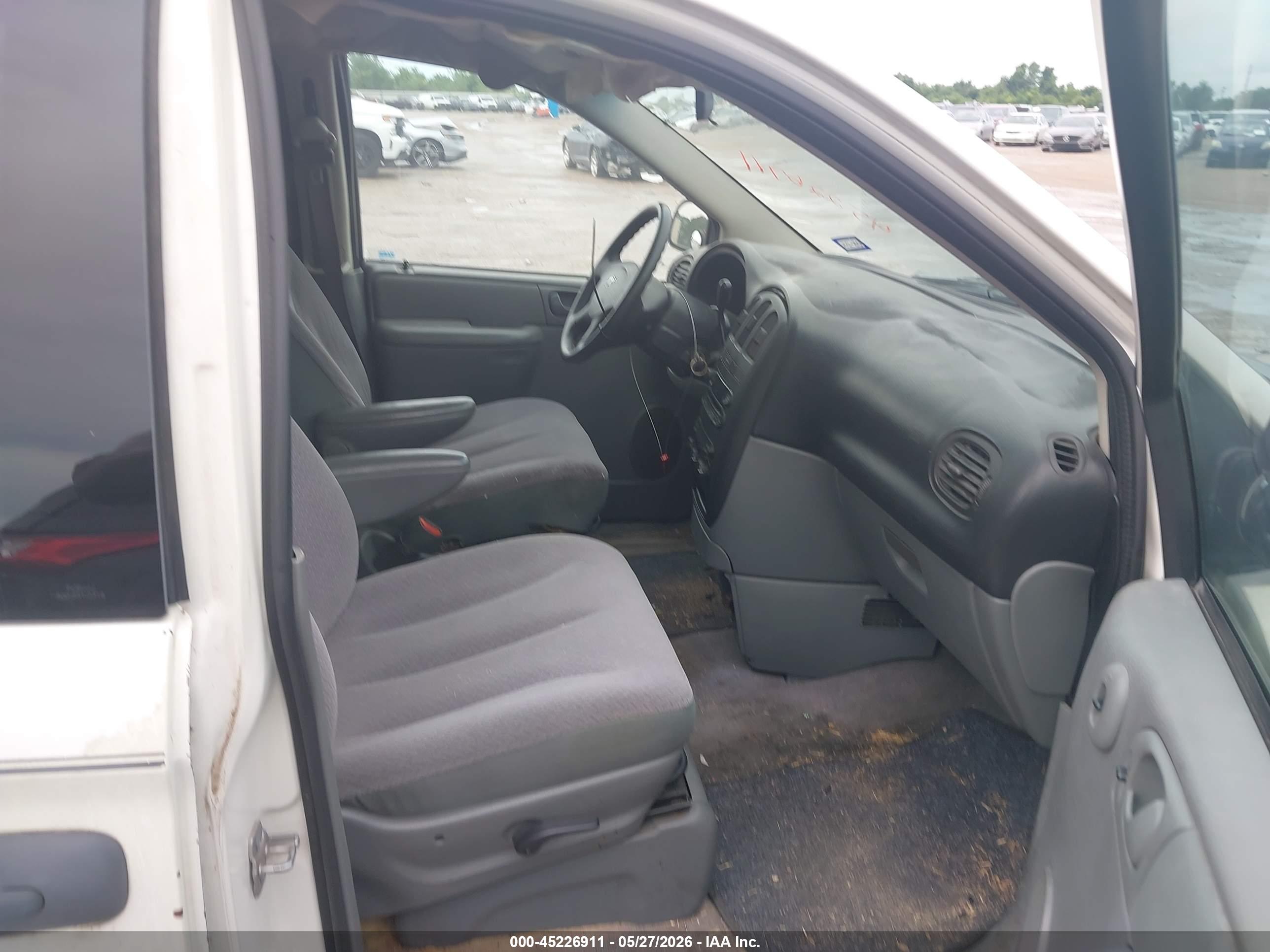 DODGE CARAVAN image 5