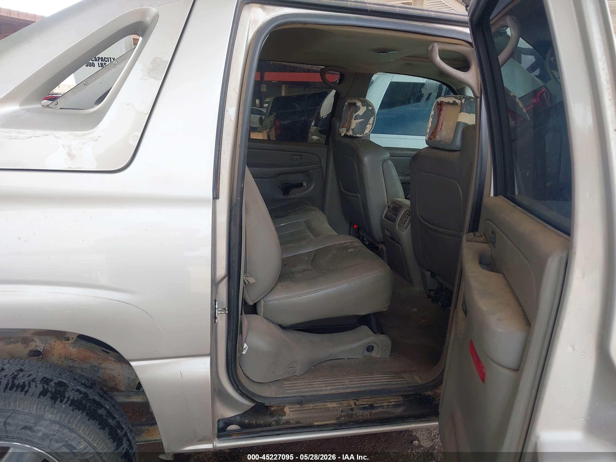 CHEVROLET AVALANCHE image 8