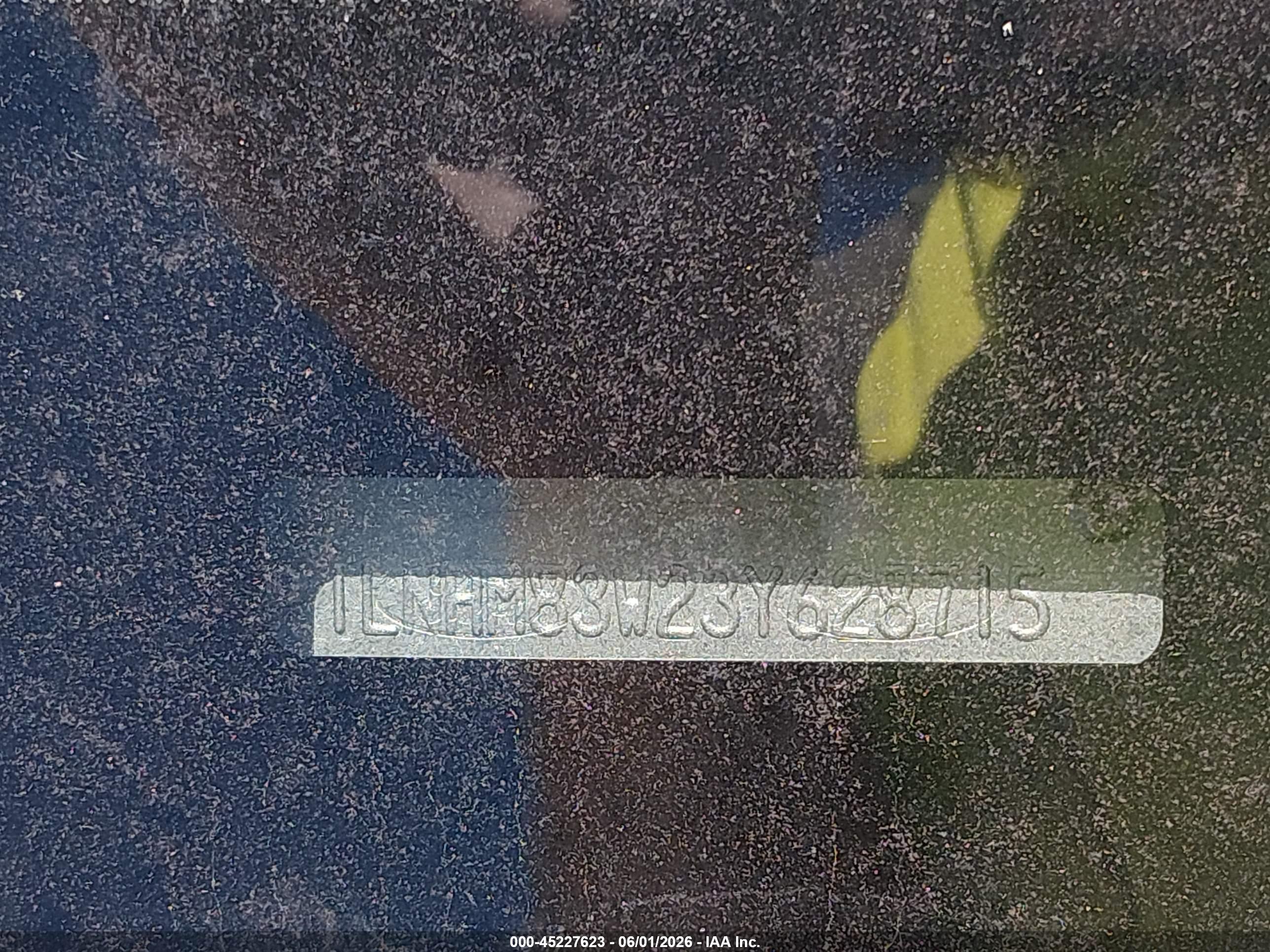 LINCOLN TOWN image 9