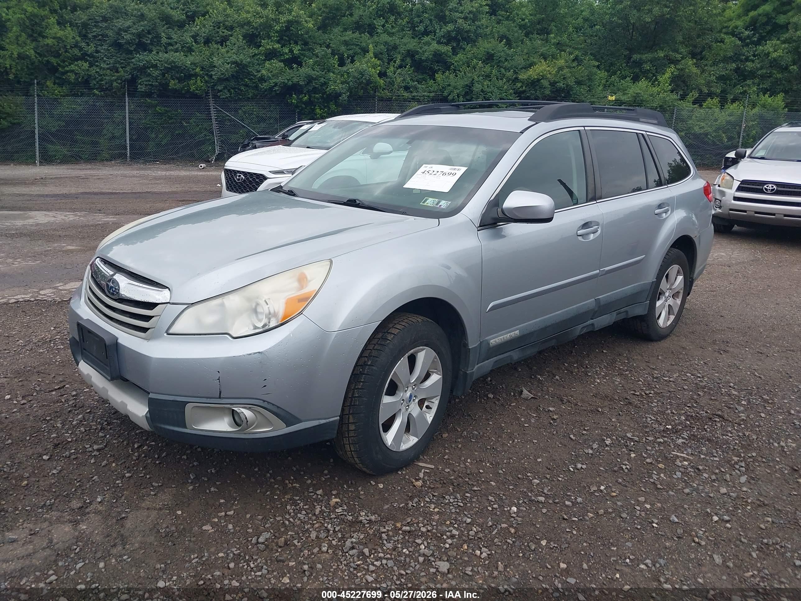 SUBARU OUTBACK image 2