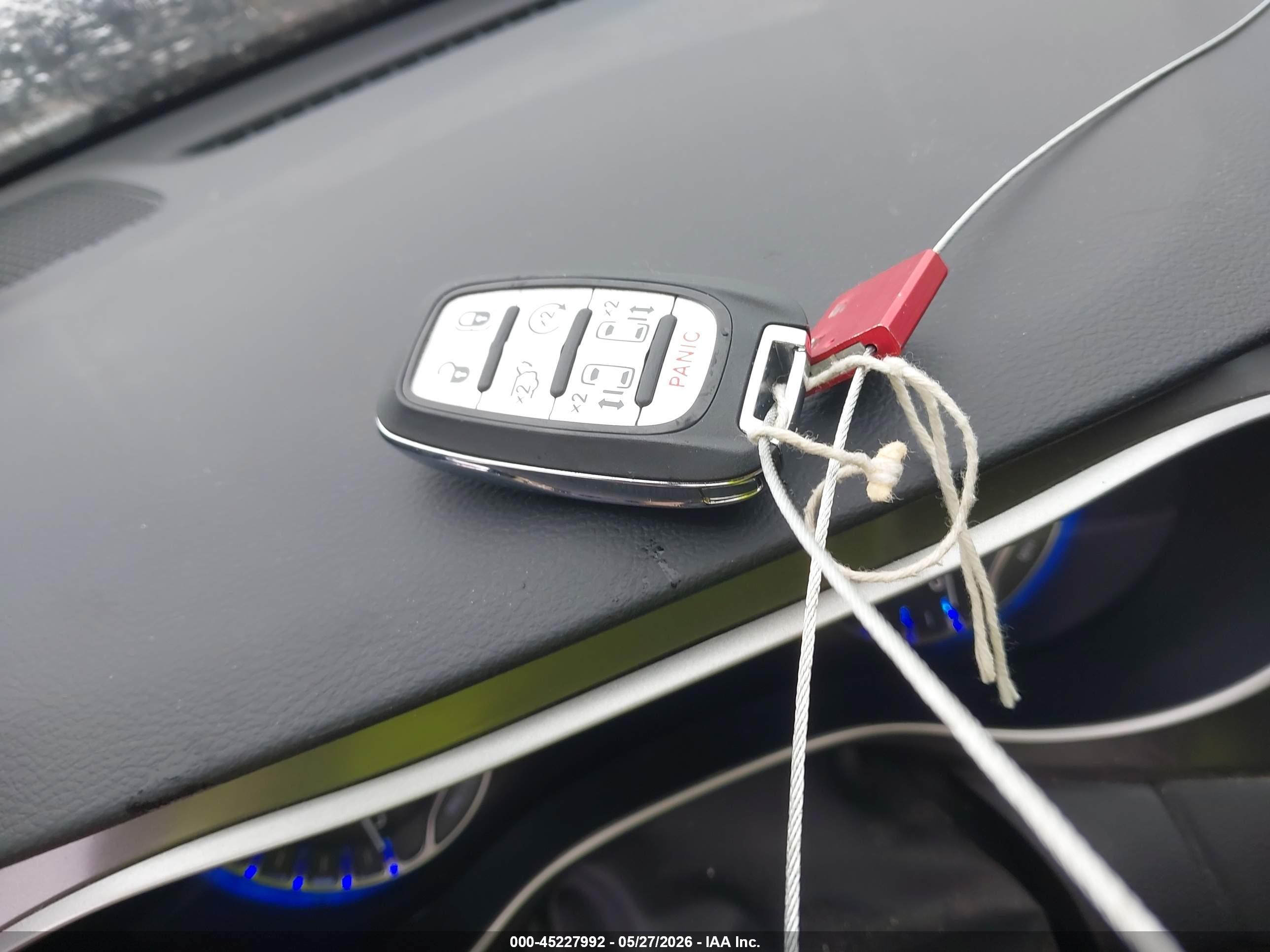 CHRYSLER PACIFICA image 11