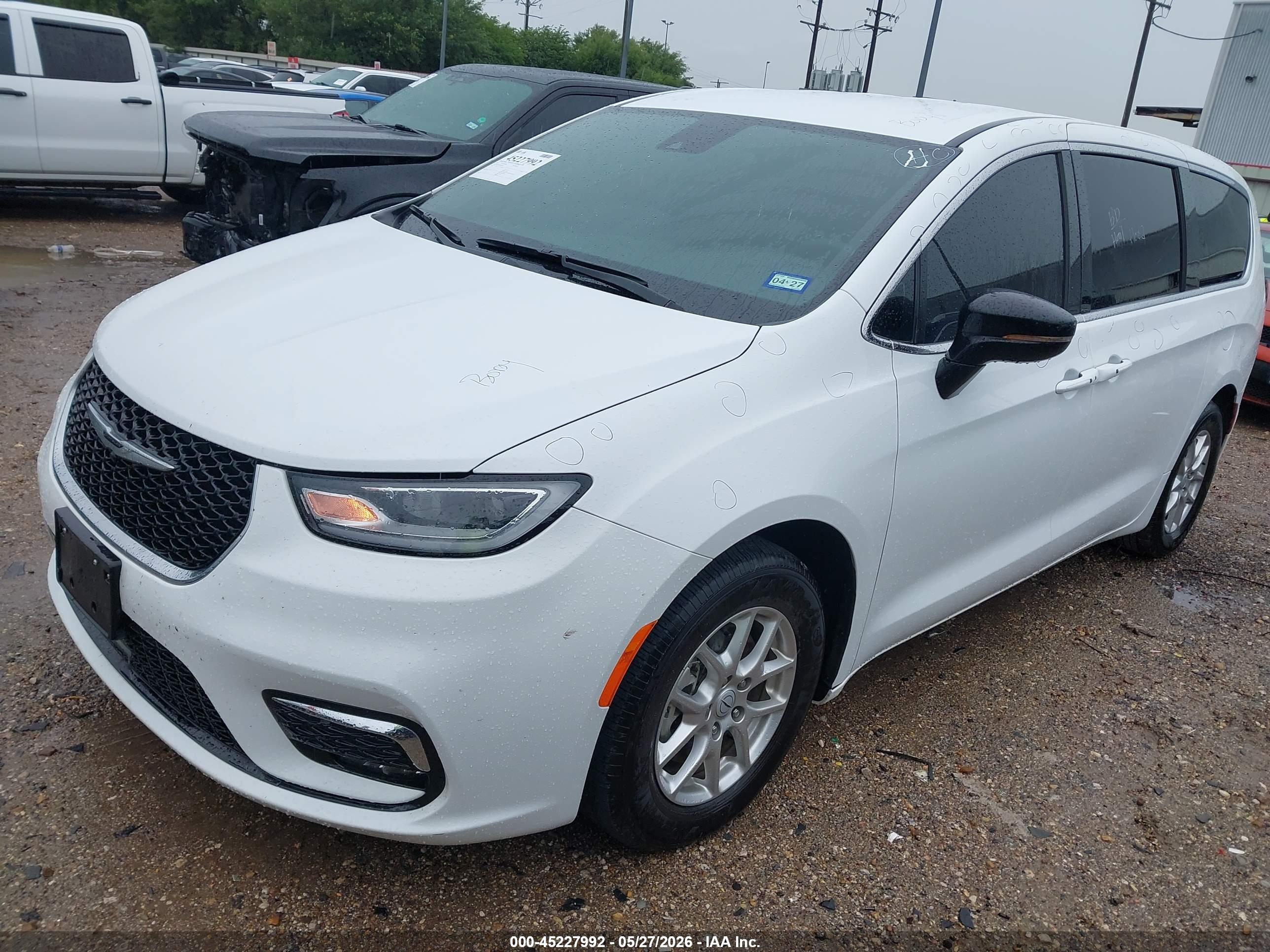 CHRYSLER PACIFICA image 2