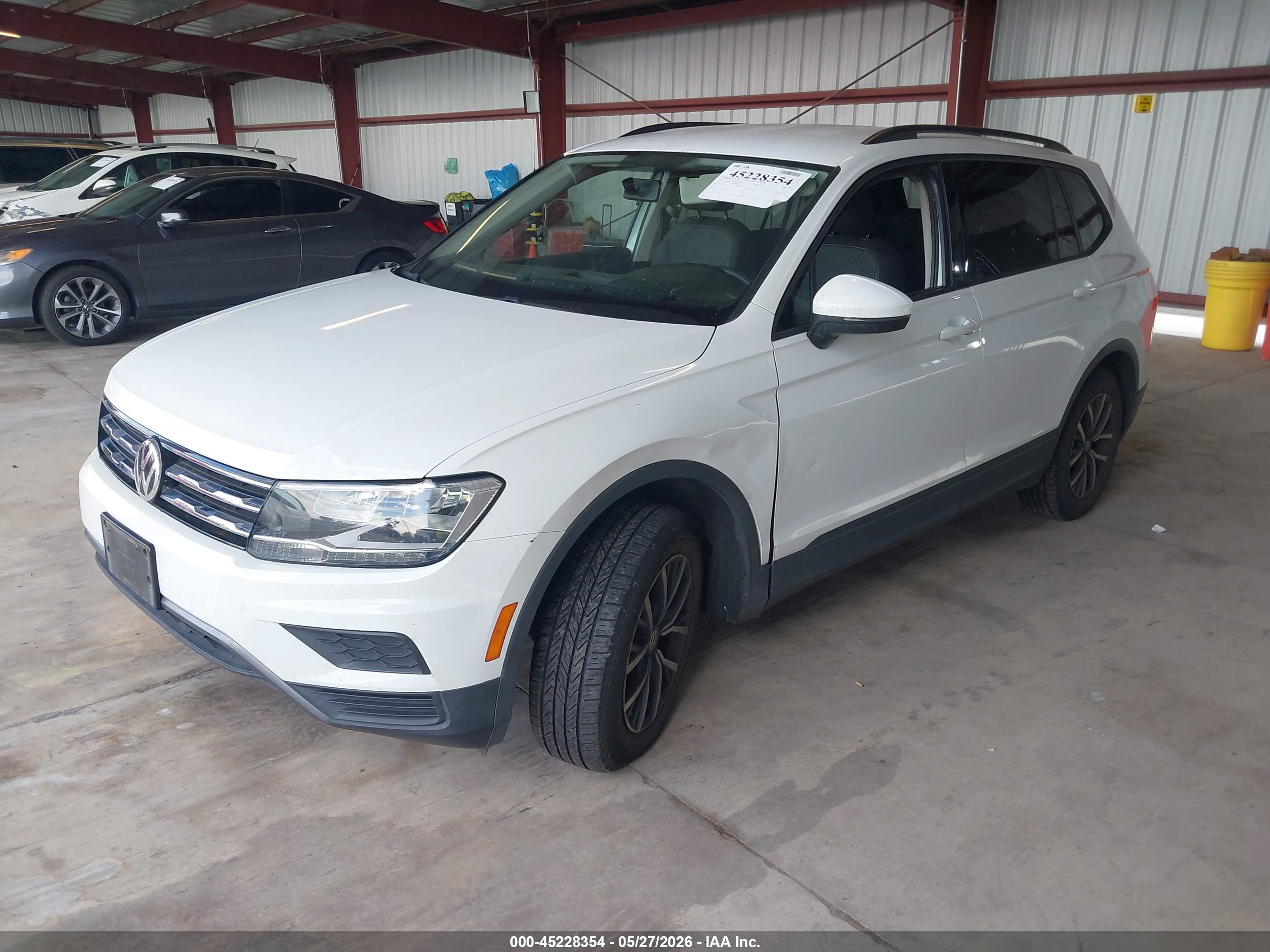 VOLKSWAGEN TIGUAN image 2