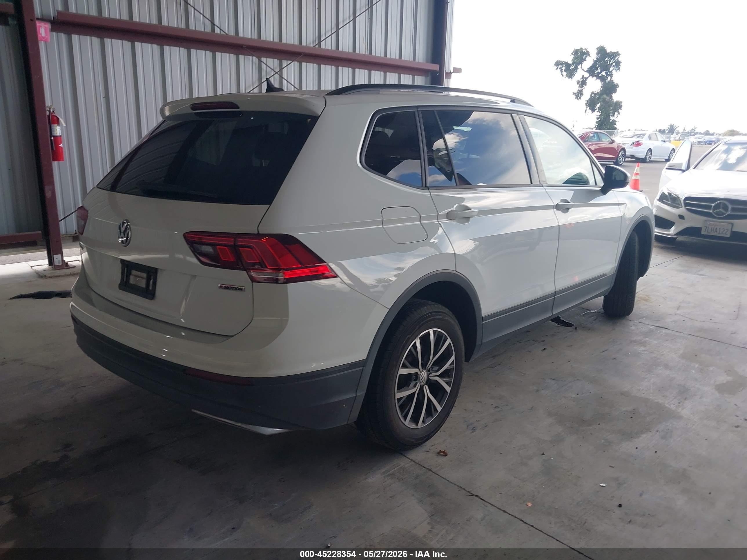 VOLKSWAGEN TIGUAN image 4