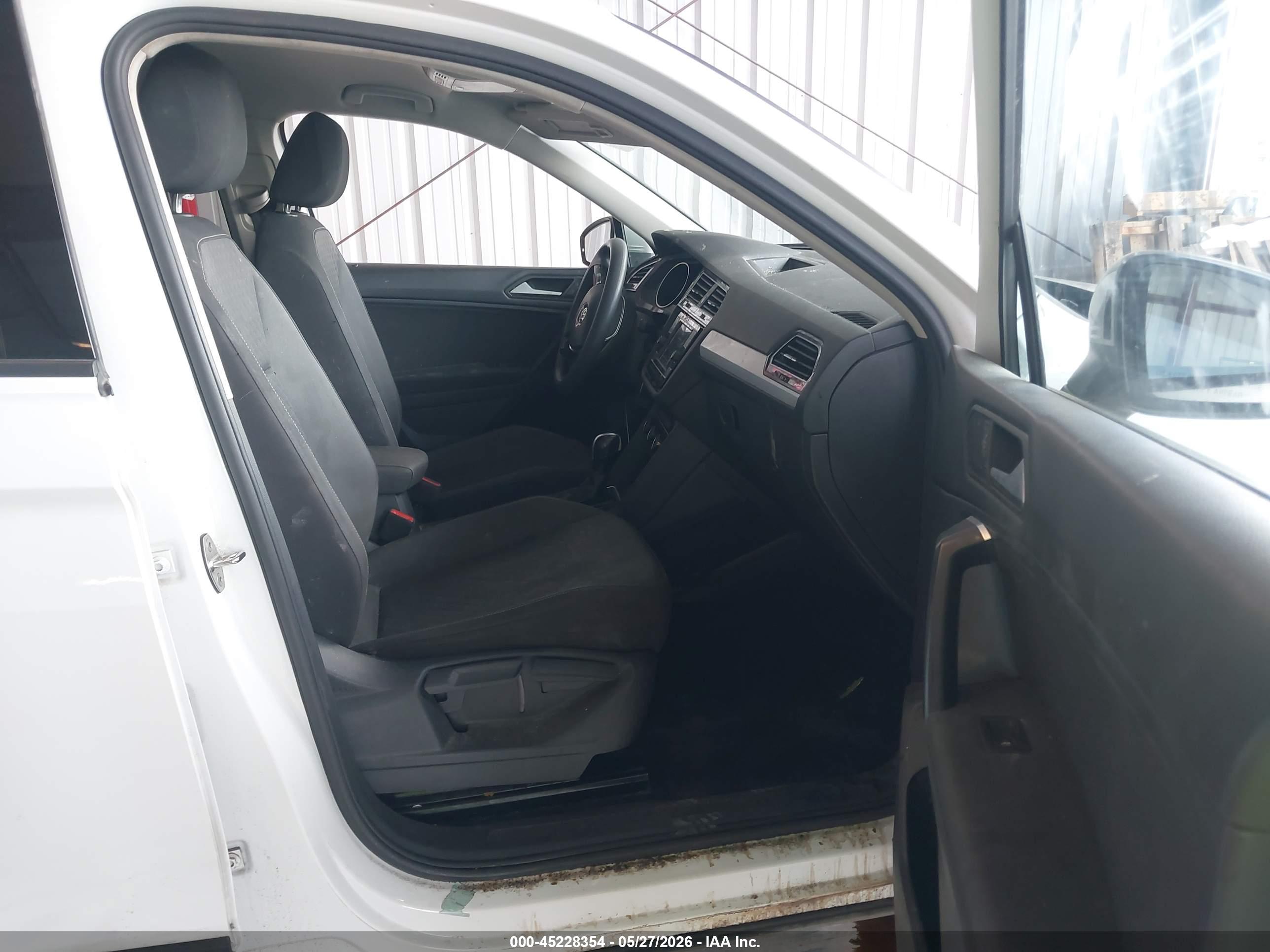 VOLKSWAGEN TIGUAN image 5