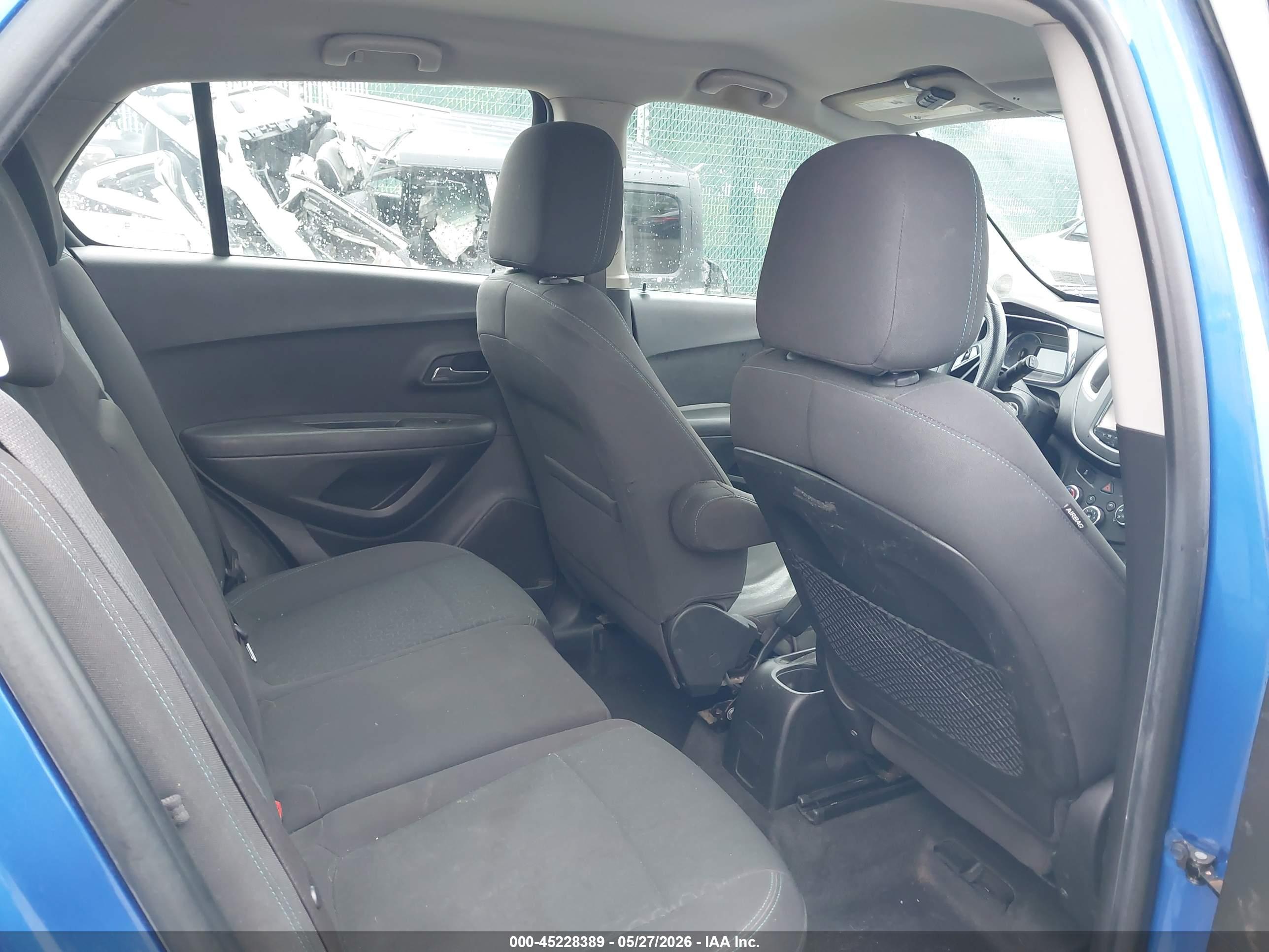 CHEVROLET TRAX image 8