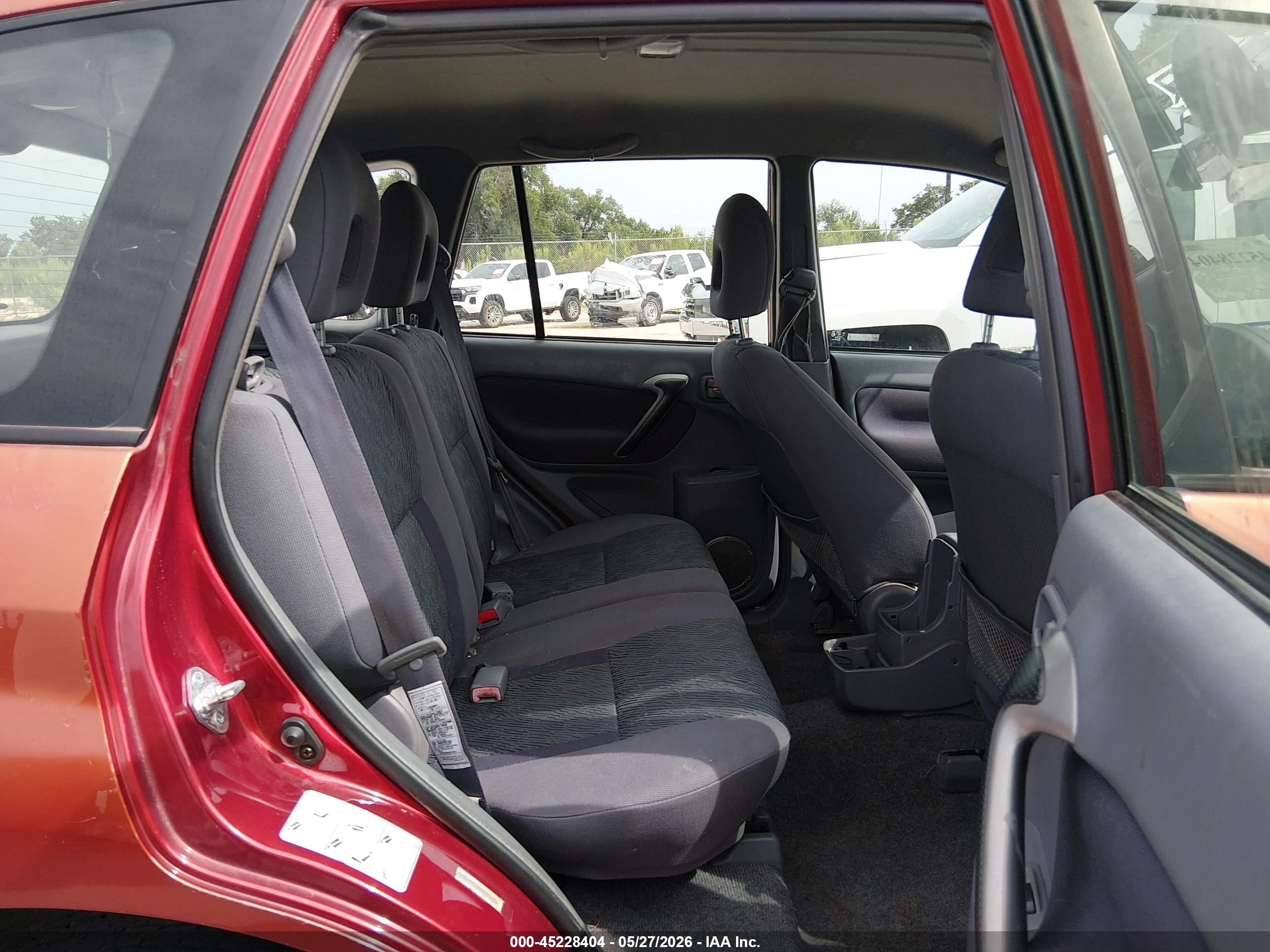 TOYOTA RAV4 image 8